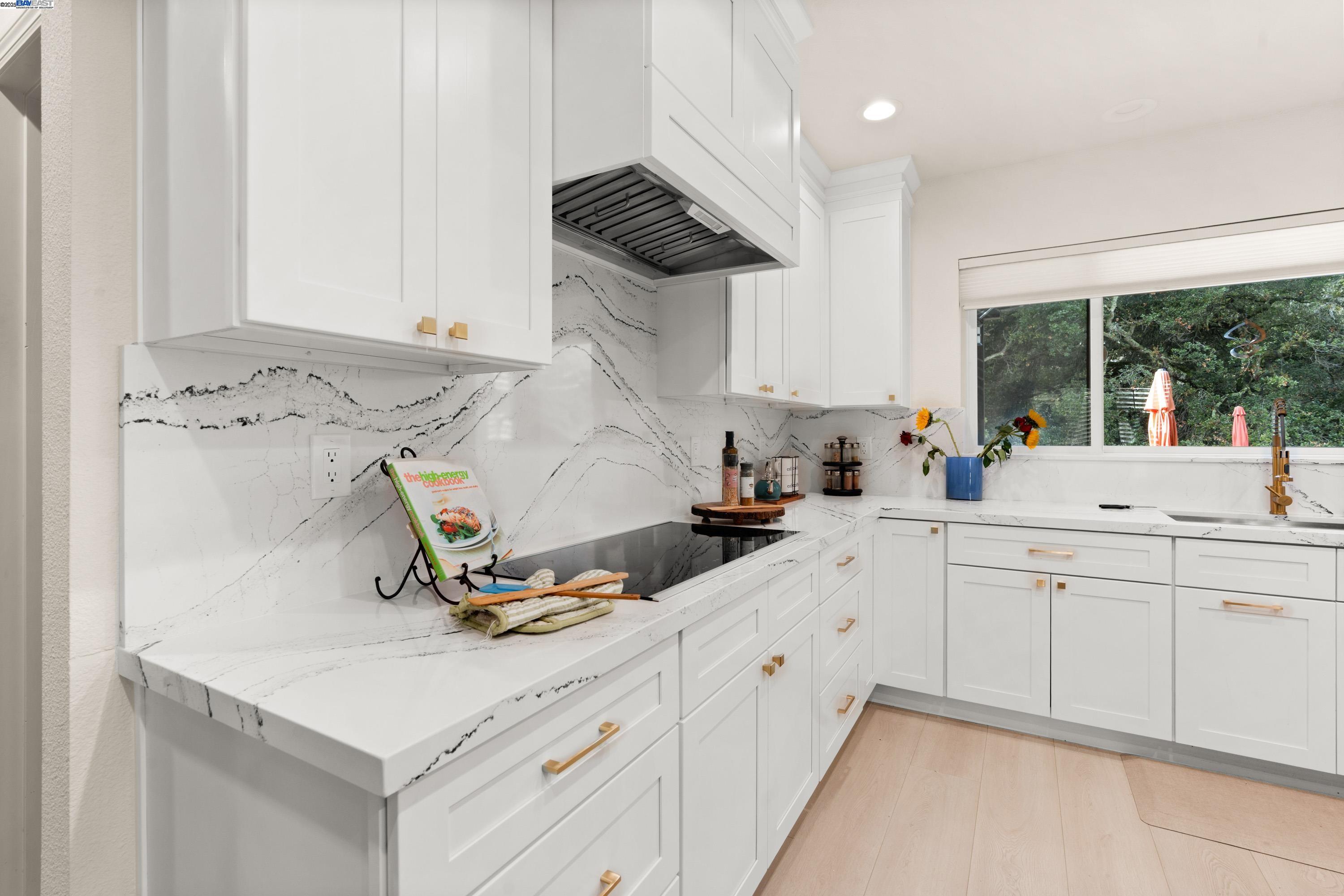 Detail Gallery Image 12 of 41 For 3146 Blackhawk Meadow Dr, Danville,  CA 94506 - 5 Beds | 4 Baths