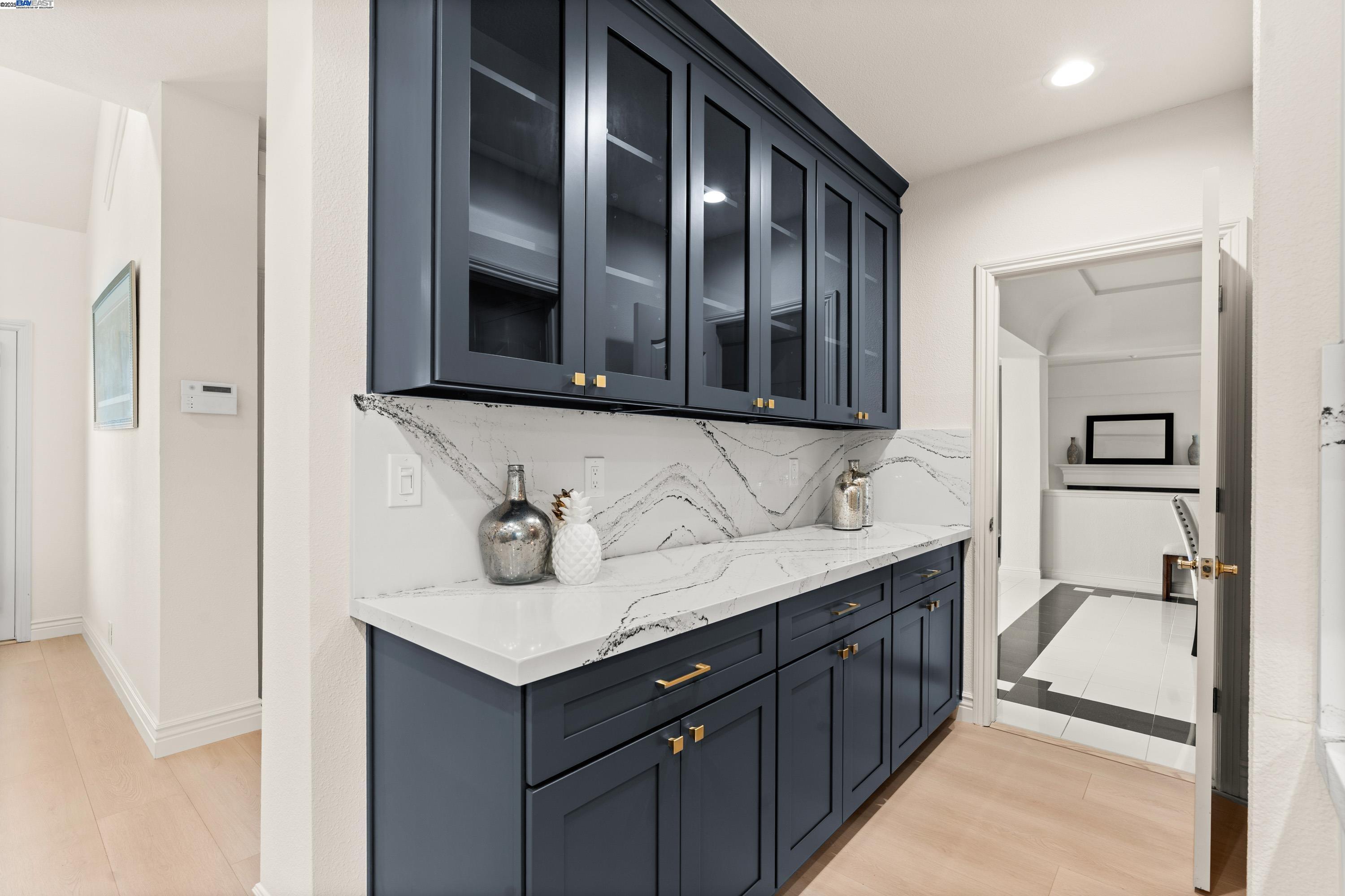 Detail Gallery Image 9 of 41 For 3146 Blackhawk Meadow Dr, Danville,  CA 94506 - 5 Beds | 4 Baths