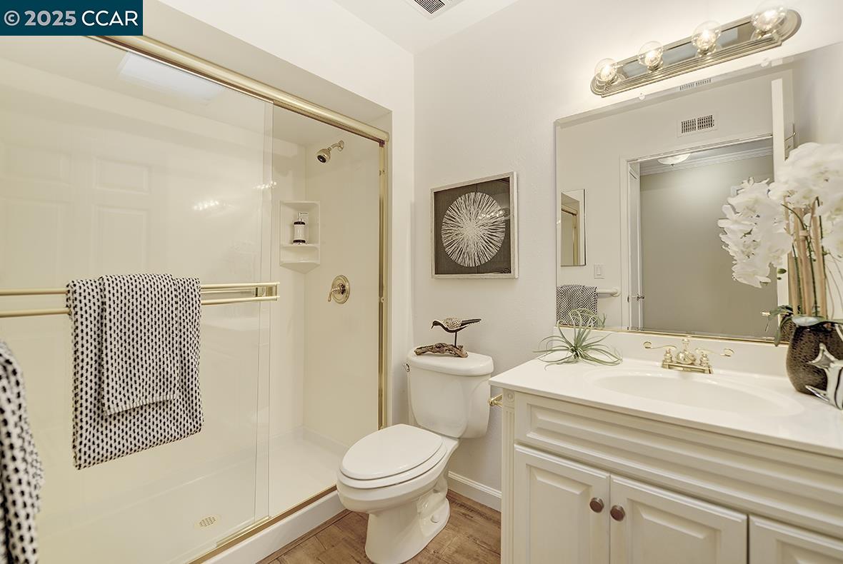 Detail Gallery Image 26 of 54 For 2424 Tice Creek Dr. #2,  Walnut Creek,  CA 94595 - 2 Beds | 2 Baths