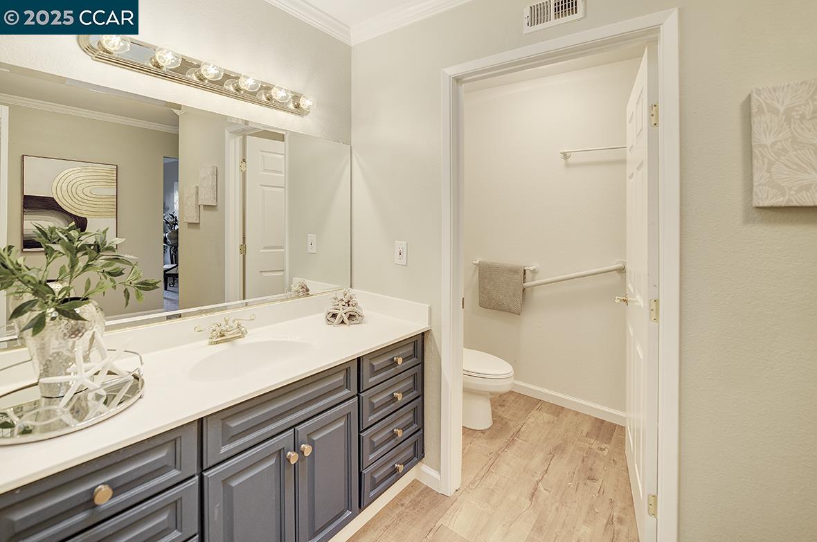 Detail Gallery Image 34 of 54 For 2424 Tice Creek Dr. #2,  Walnut Creek,  CA 94595 - 2 Beds | 2 Baths