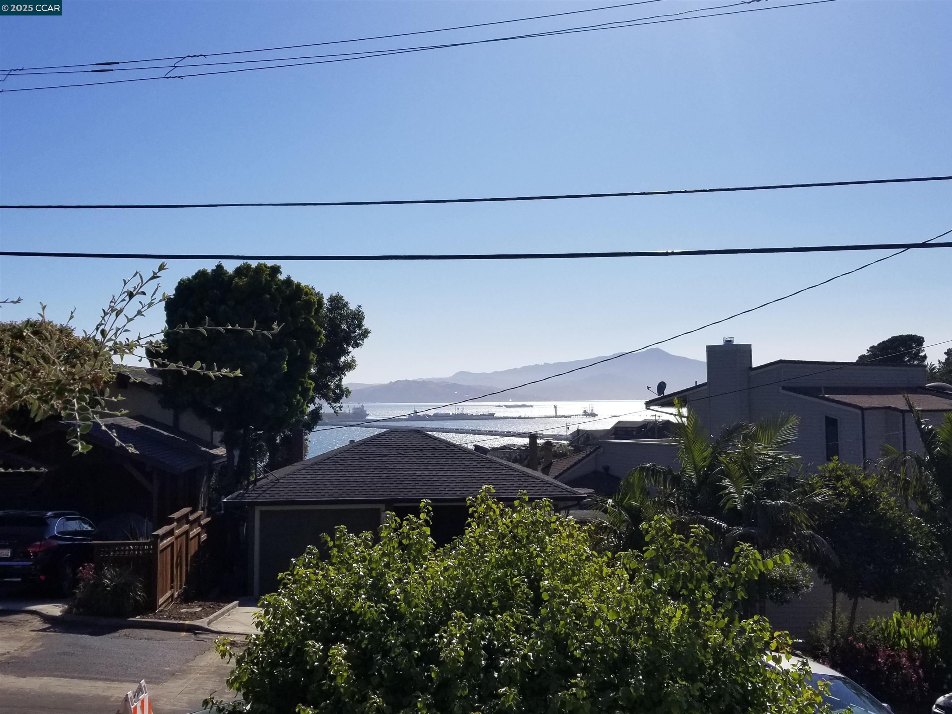 Detail Gallery Image 7 of 7 For 420 Golden Gate, Richmond,  CA 94801 - 2 Beds | 1 Baths