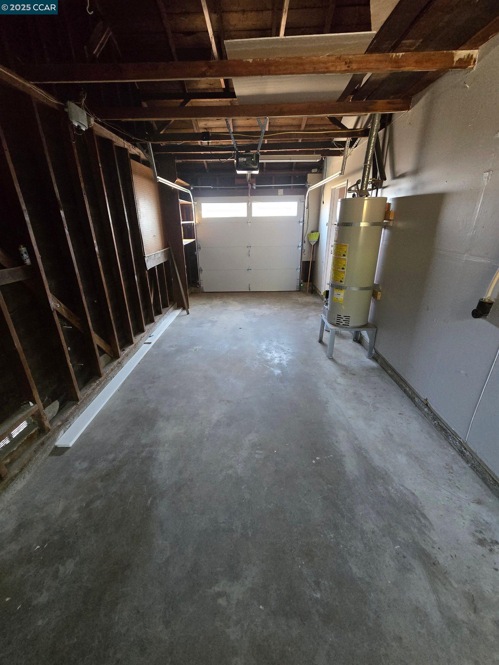 Detail Gallery Image 7 of 10 For 4370 Harmon Rd, El Sobrante,  CA 94803 - 3 Beds | 1 Baths