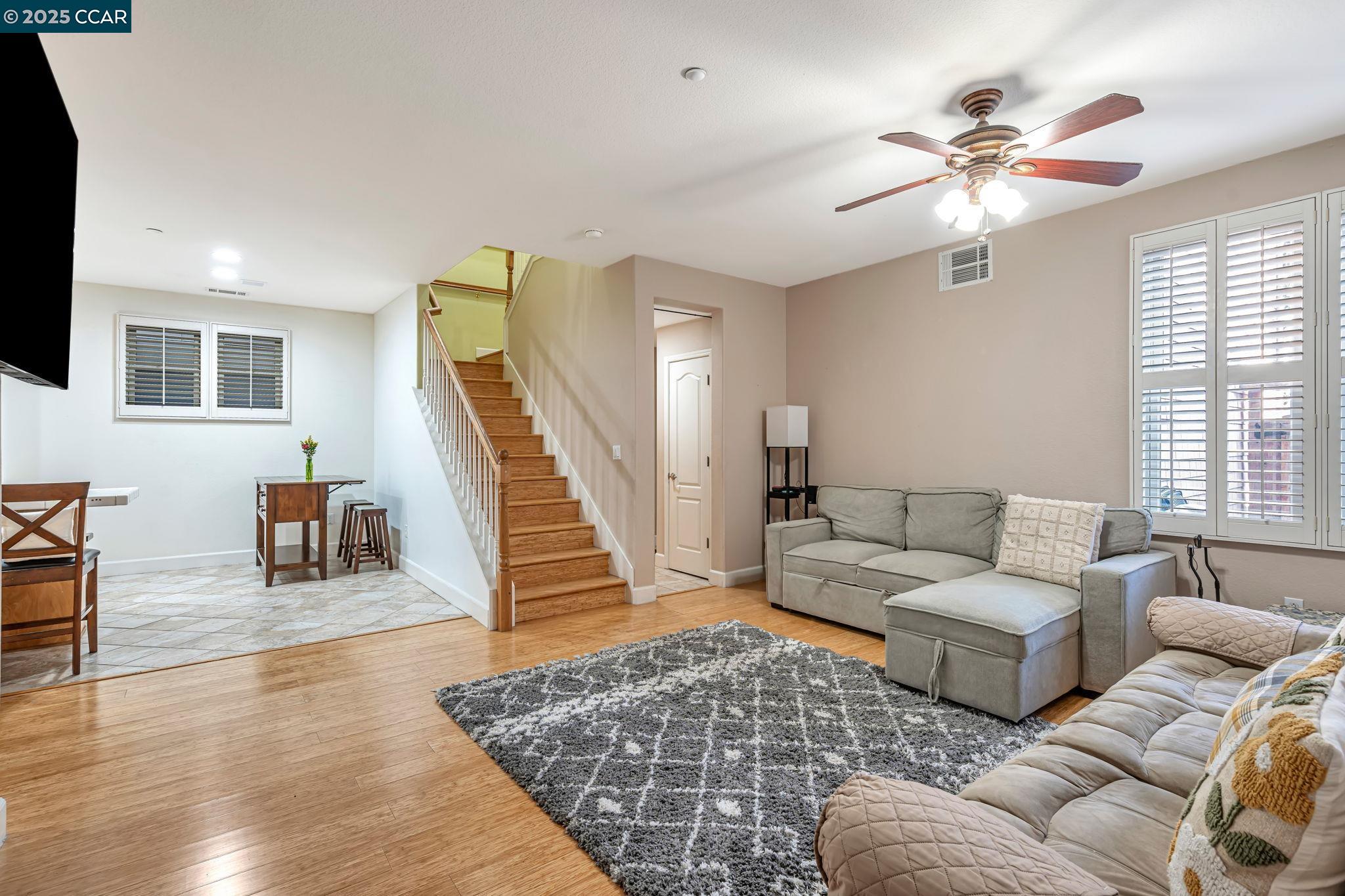 Detail Gallery Image 12 of 60 For 2036 Serra Ln, Hercules,  CA 94547 - 4 Beds | 2/1 Baths