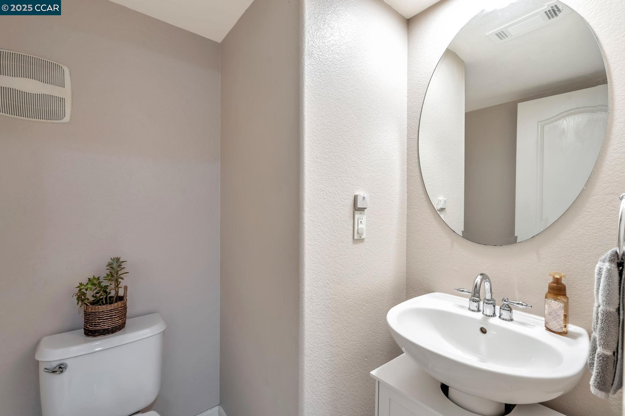 Detail Gallery Image 20 of 60 For 2036 Serra Ln, Hercules,  CA 94547 - 4 Beds | 2/1 Baths