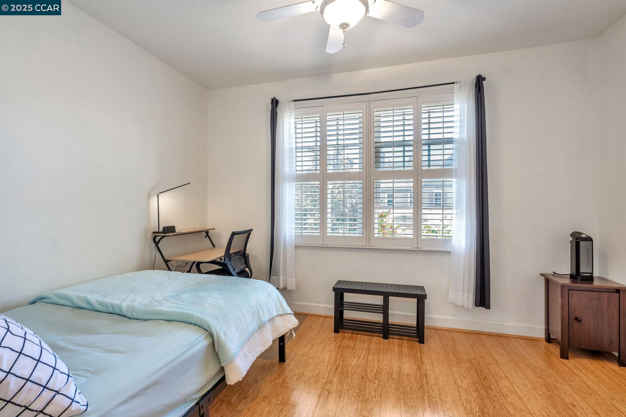 Detail Gallery Image 30 of 60 For 2036 Serra Ln, Hercules,  CA 94547 - 4 Beds | 2/1 Baths