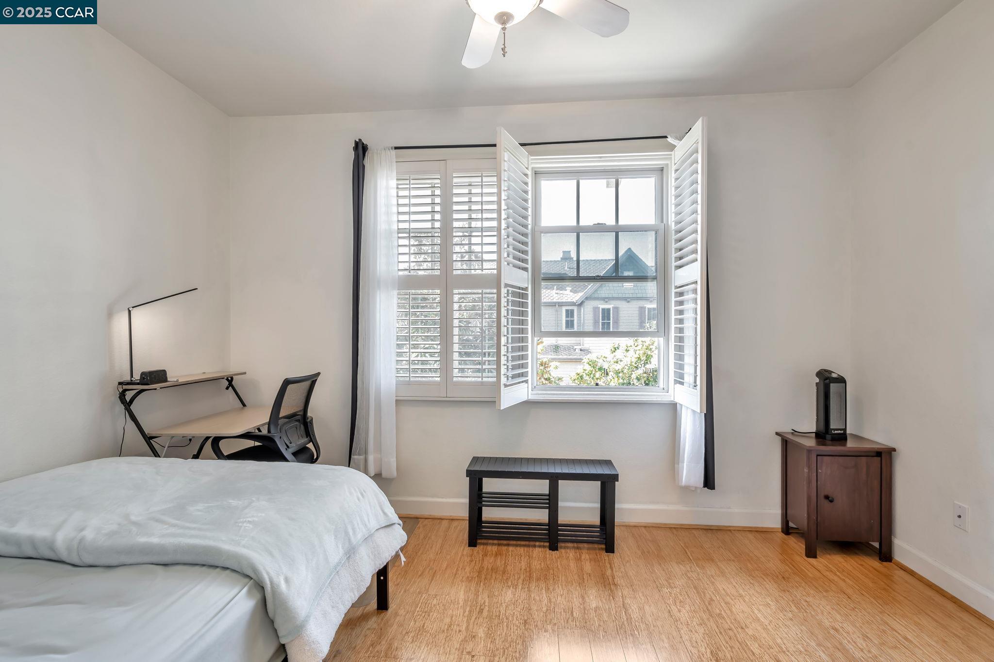 Detail Gallery Image 32 of 60 For 2036 Serra Ln, Hercules,  CA 94547 - 4 Beds | 2/1 Baths