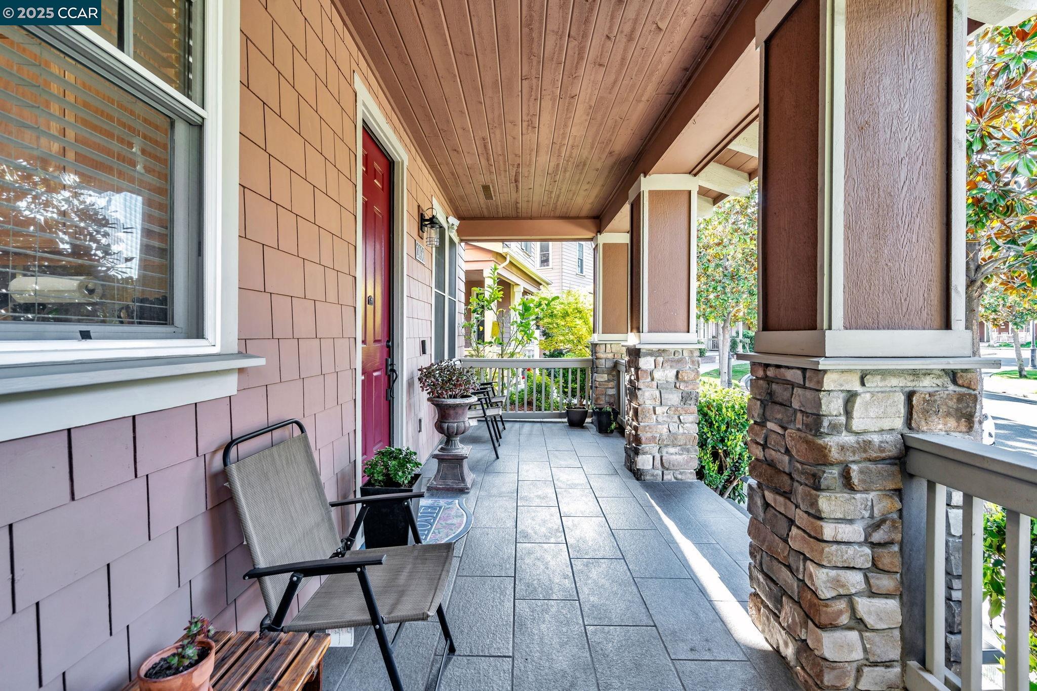 Detail Gallery Image 5 of 60 For 2036 Serra Ln, Hercules,  CA 94547 - 4 Beds | 2/1 Baths