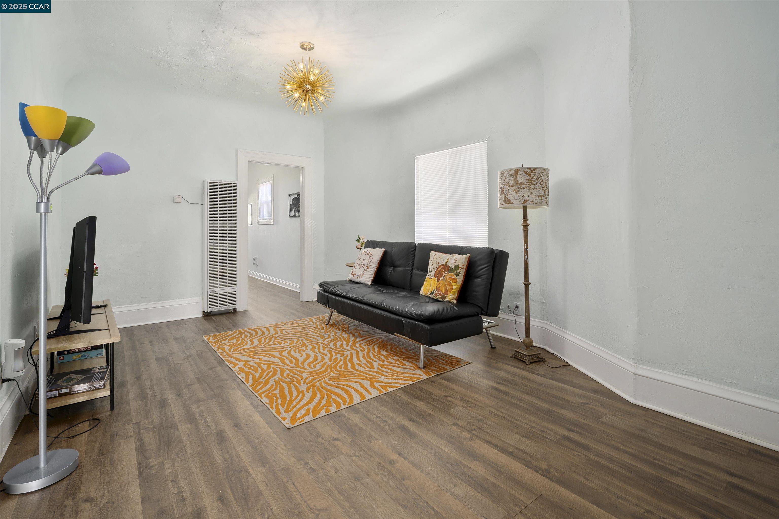 Detail Gallery Image 11 of 41 For 874 36th Street, Oakland,  CA 94608 - – Beds | – Baths