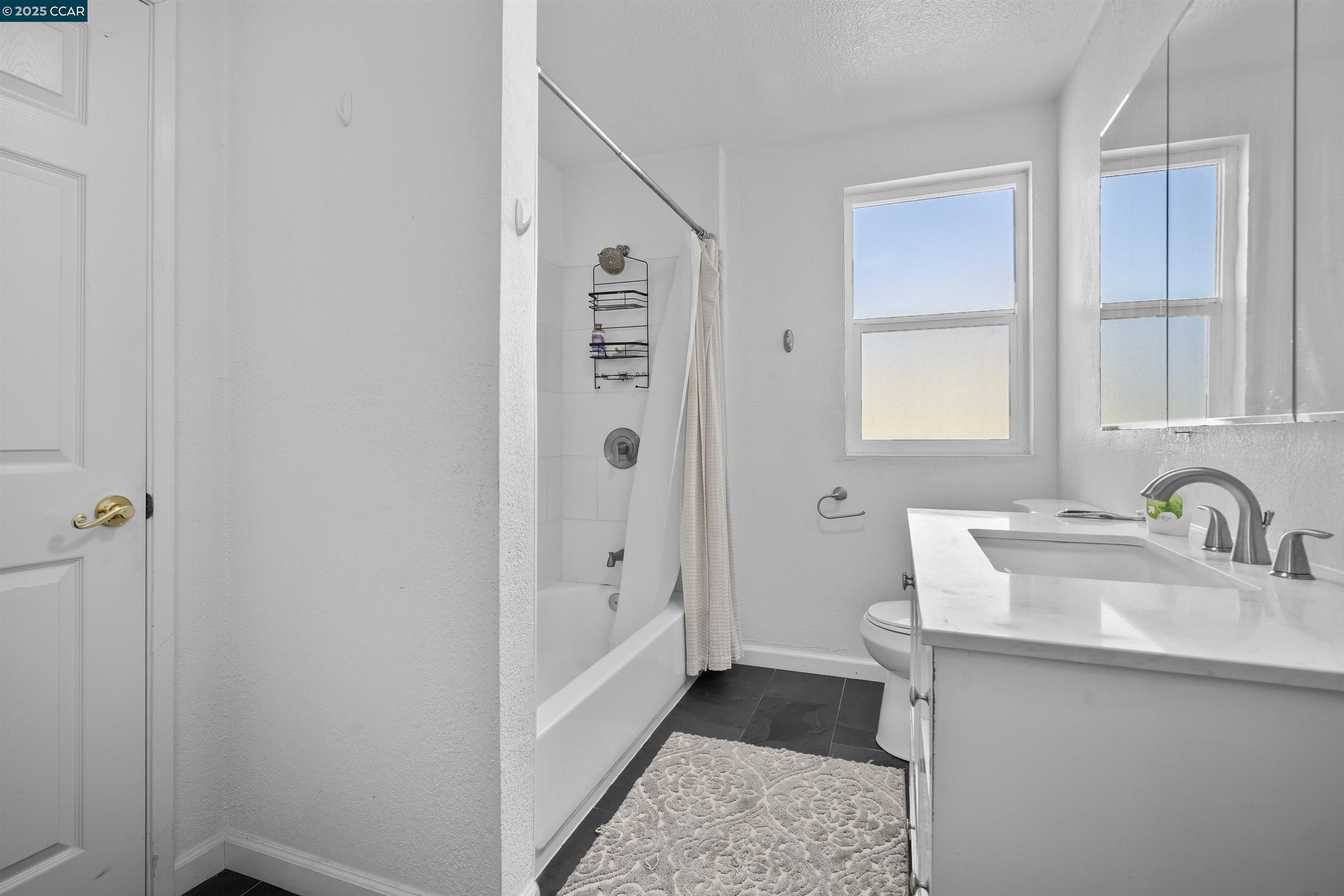 Detail Gallery Image 25 of 41 For 874 36th Street, Oakland,  CA 94608 - – Beds | – Baths