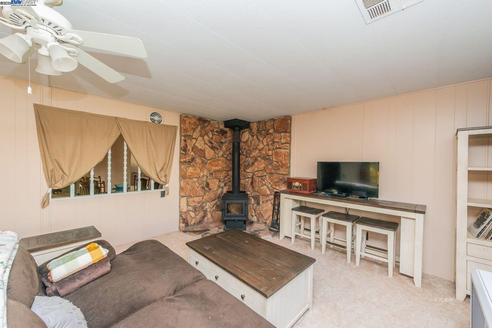 Detail Gallery Image 11 of 50 For 51 Steelhead Circle, Lewiston,  CA 96052 - 2 Beds | 2 Baths