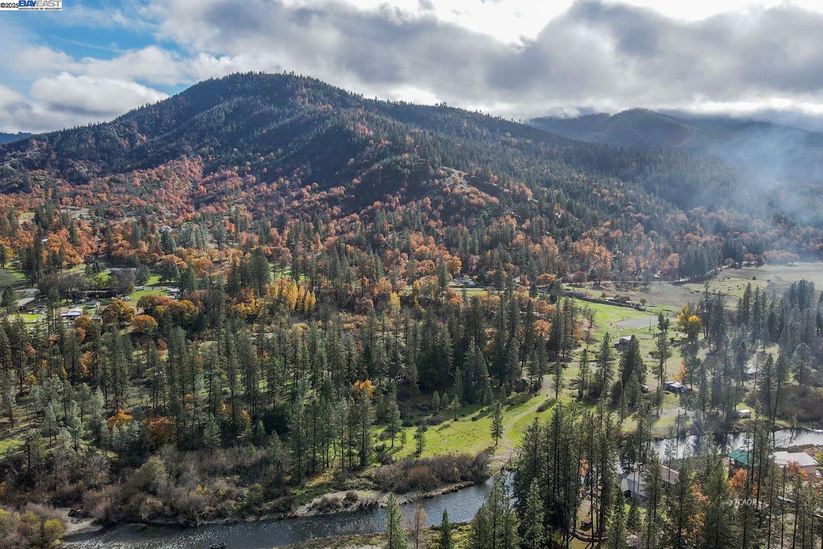 Detail Gallery Image 8 of 50 For 51 Steelhead Circle, Lewiston,  CA 96052 - 2 Beds | 2 Baths