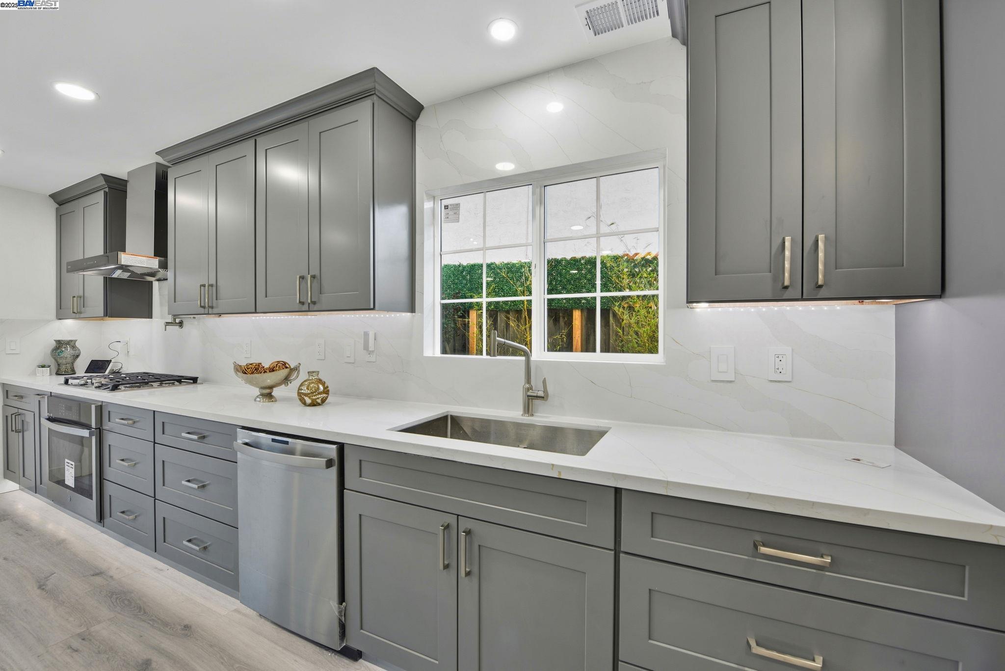 Detail Gallery Image 6 of 40 For 3312 San Marco Ct, Union City,  CA 94587-2704 - 3 Beds | 2 Baths