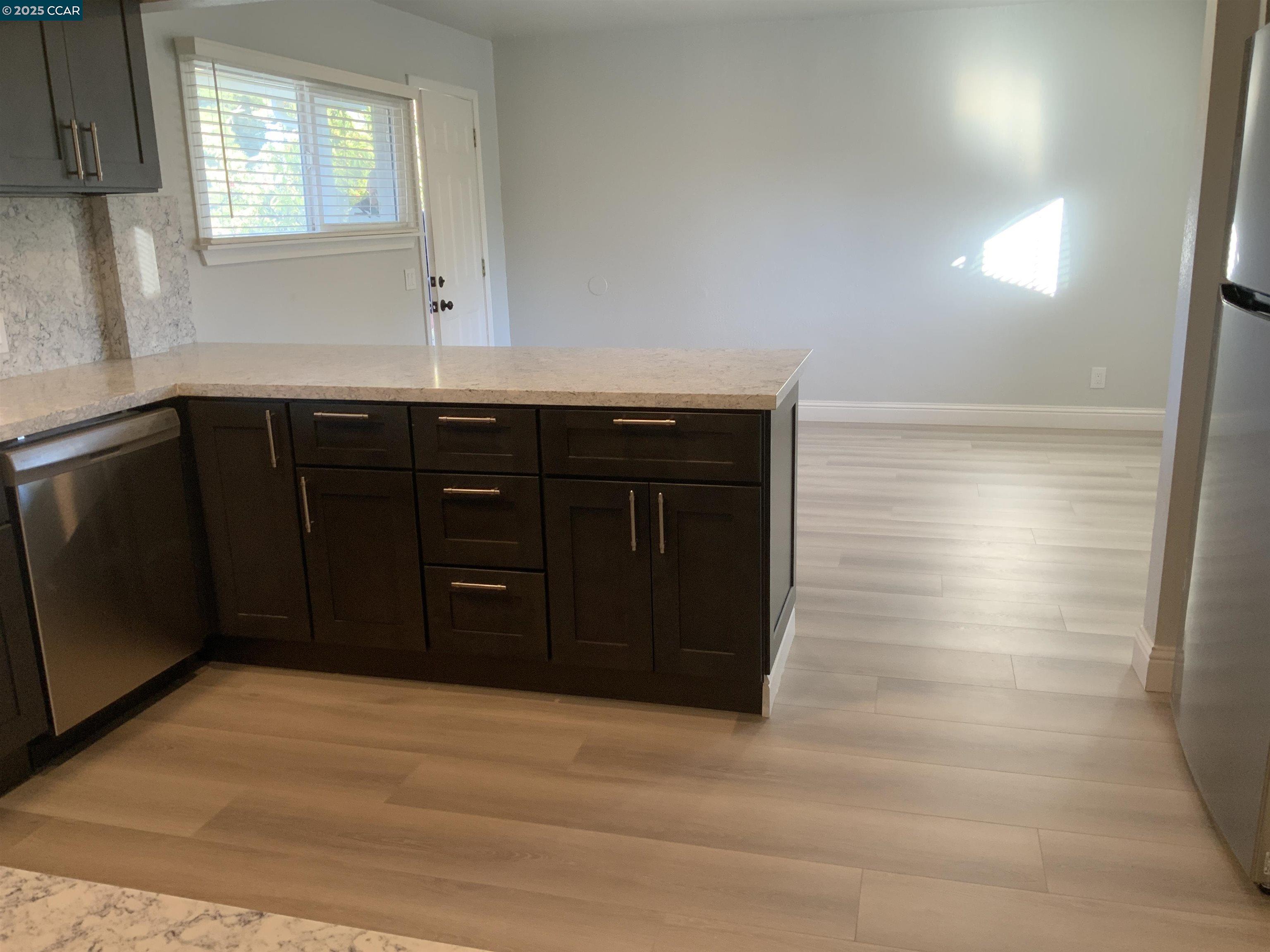 Detail Gallery Image 12 of 31 For 2680 Appian Way, Pinole,  CA 94564 - 3 Beds | 2 Baths