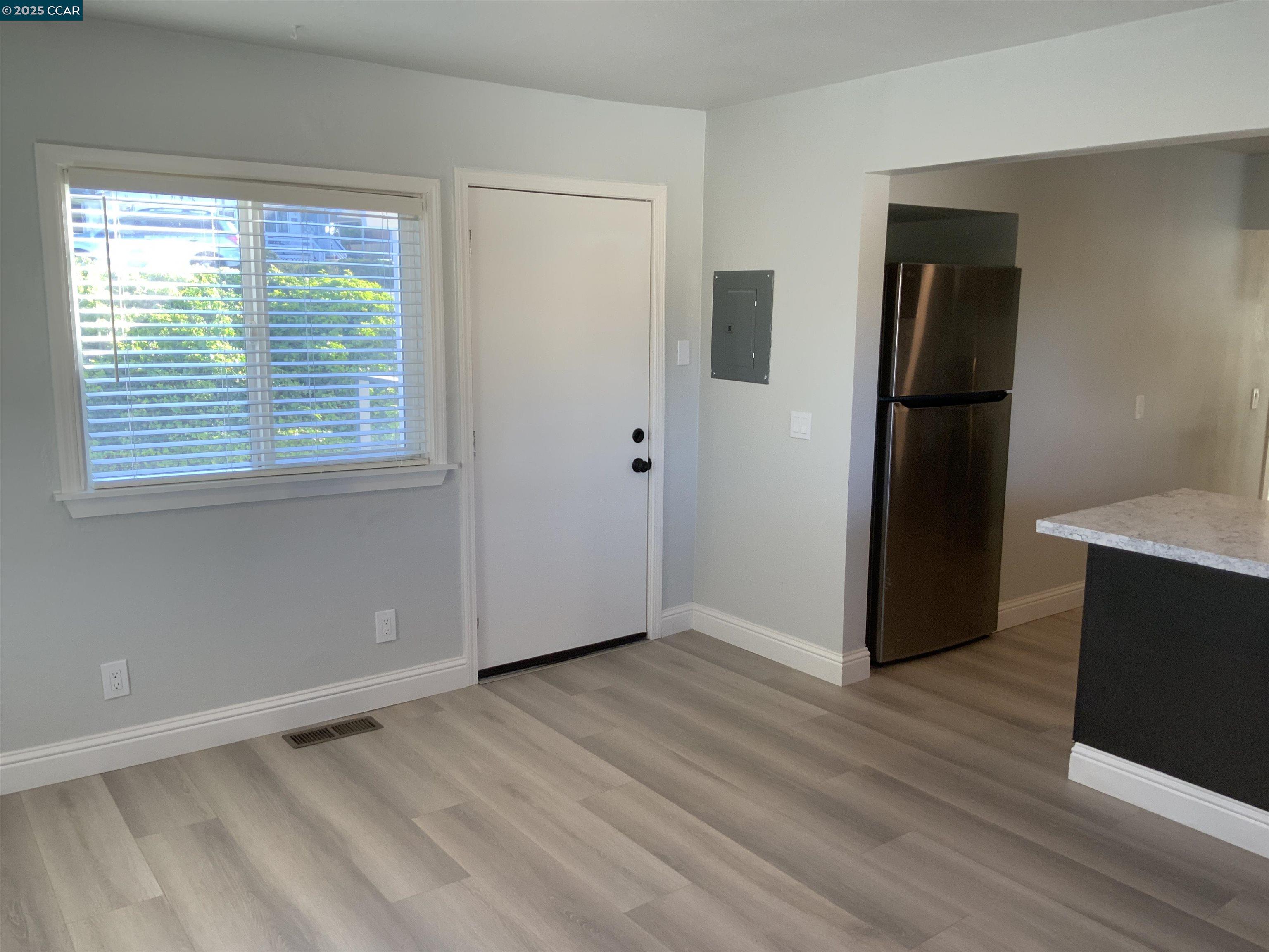 Detail Gallery Image 6 of 31 For 2680 Appian Way, Pinole,  CA 94564 - 3 Beds | 2 Baths