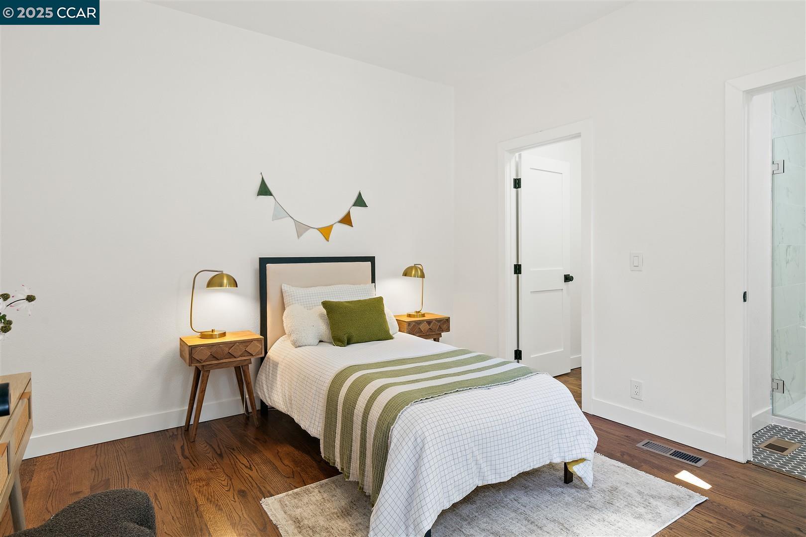 Detail Gallery Image 15 of 58 For 2703 Mathews St, Berkeley,  CA 94702 - 4 Beds | 4 Baths