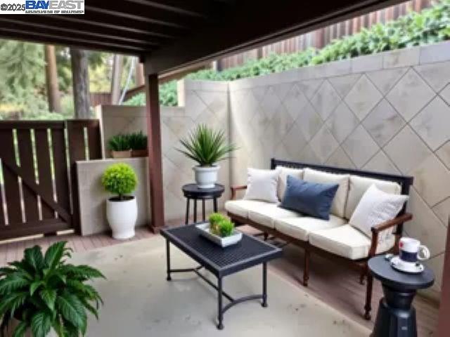 Detail Gallery Image 8 of 10 For 884 Camelback Pl, Pleasant Hill,  CA 94523 - 1 Beds | 1 Baths