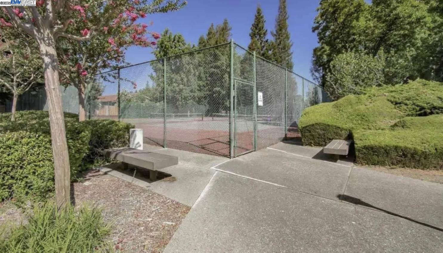 Detail Gallery Image 9 of 10 For 884 Camelback Pl, Pleasant Hill,  CA 94523 - 1 Beds | 1 Baths