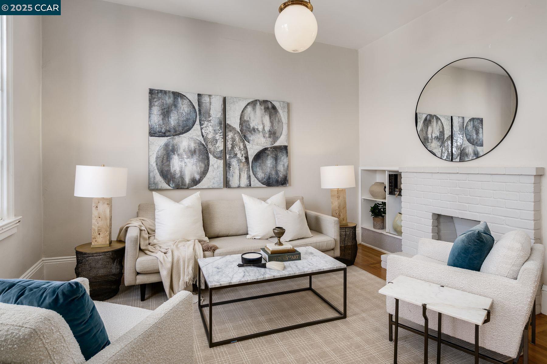 Detail Gallery Image 3 of 43 For 116 Eugenia Ave, San Francisco,  CA 94110 - 3 Beds | 1 Baths