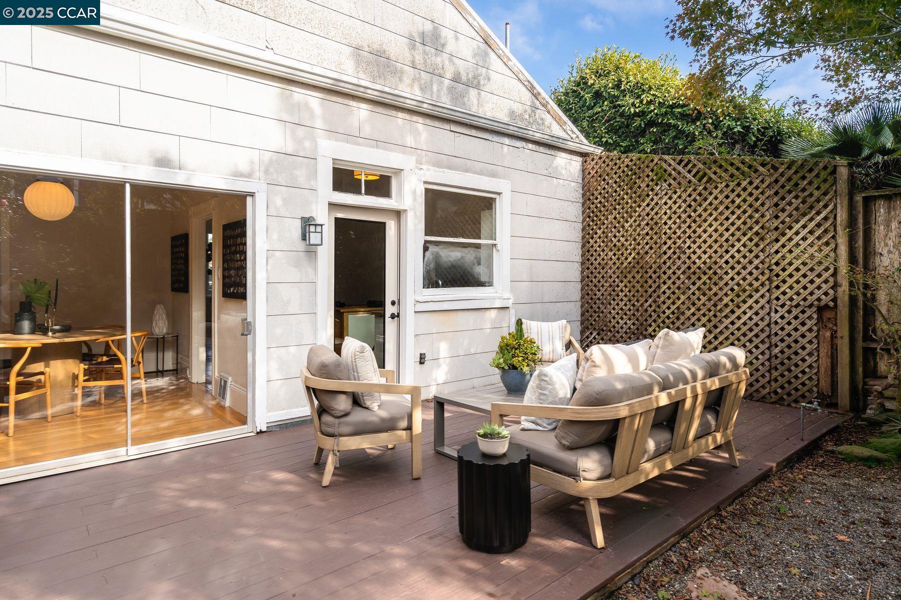 Detail Gallery Image 33 of 43 For 116 Eugenia Ave, San Francisco,  CA 94110 - 3 Beds | 1 Baths