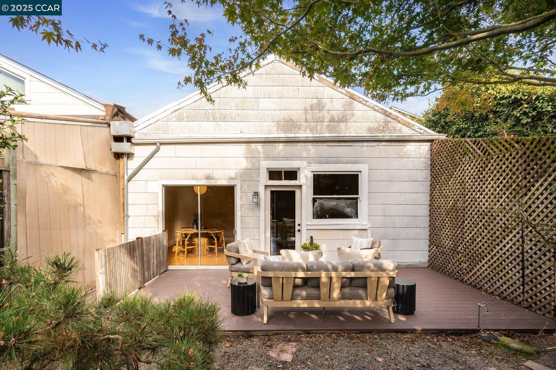 Detail Gallery Image 34 of 43 For 116 Eugenia Ave, San Francisco,  CA 94110 - 3 Beds | 1 Baths