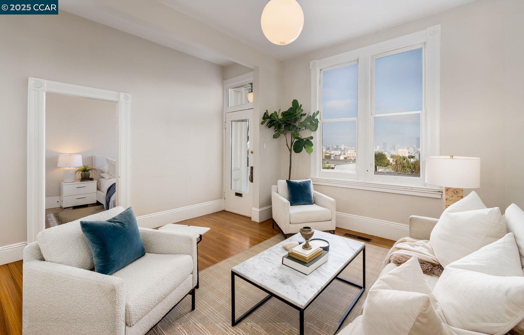 Detail Gallery Image 6 of 43 For 116 Eugenia Ave, San Francisco,  CA 94110 - 3 Beds | 1 Baths