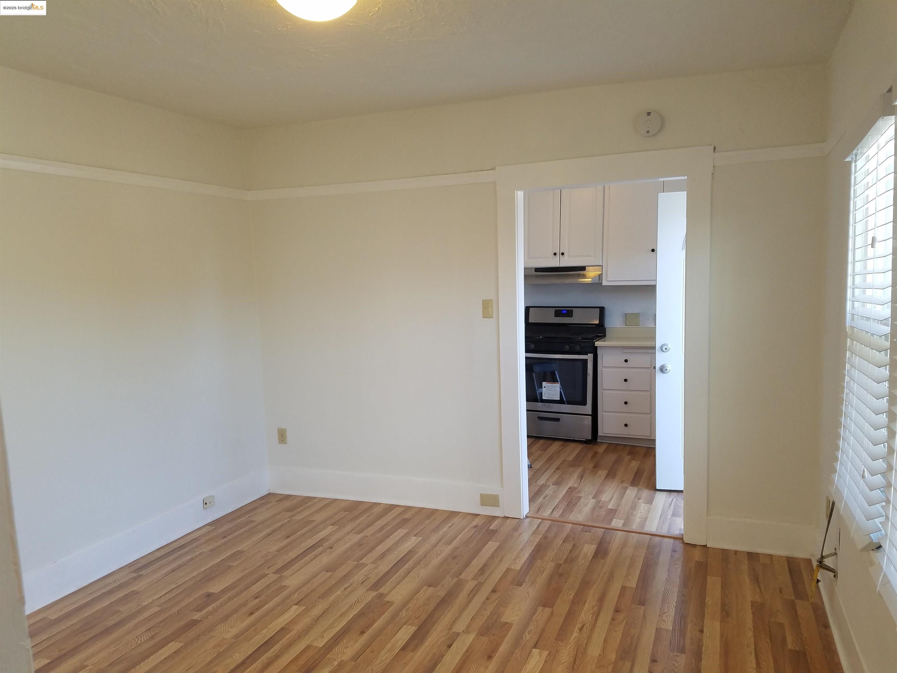 Detail Gallery Image 3 of 9 For 21st St #1327,  Oakland,  CA 94606 - 0 Beds | 1 Baths