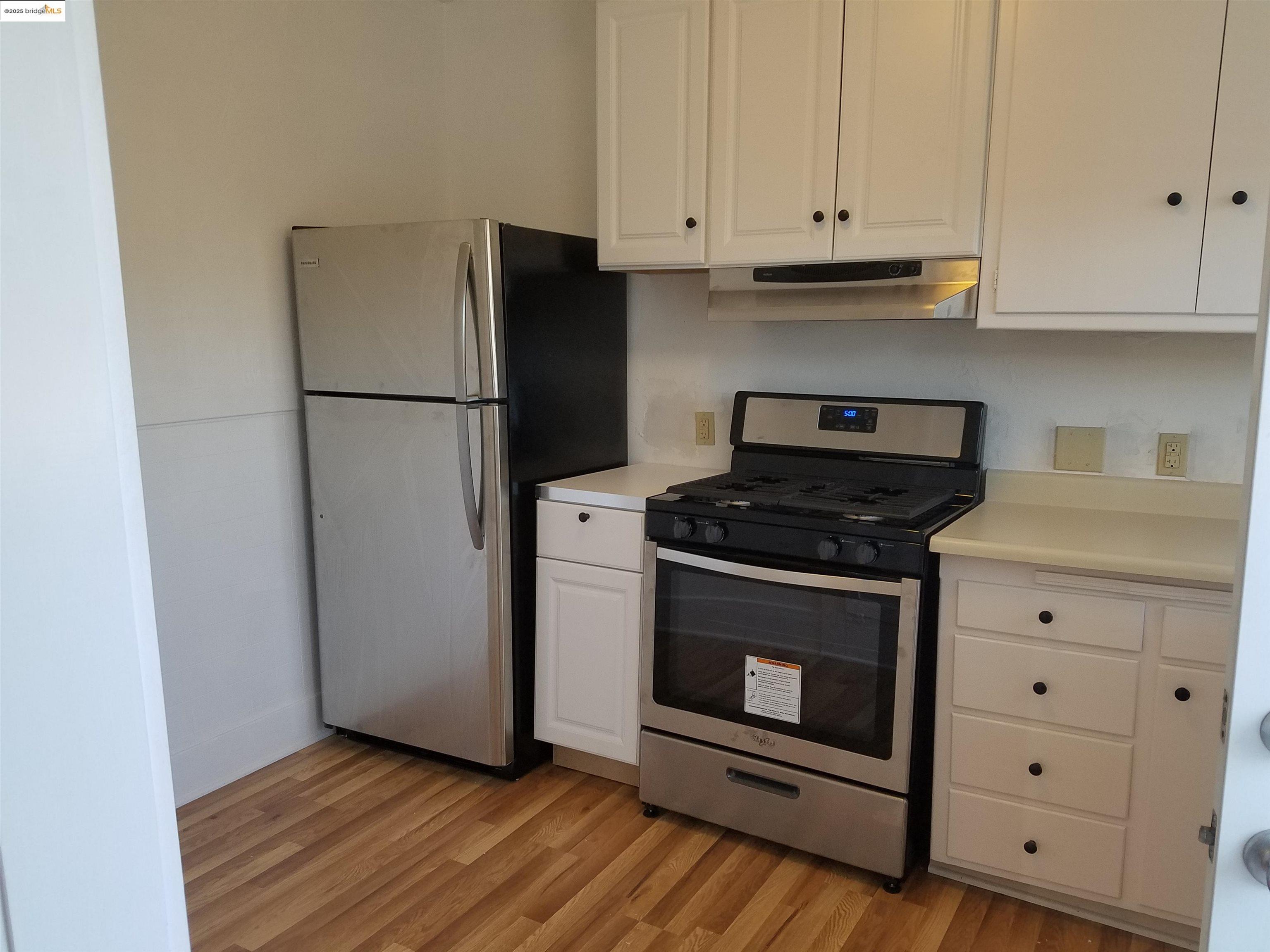 Detail Gallery Image 9 of 9 For 21st St #1327,  Oakland,  CA 94606 - 0 Beds | 1 Baths