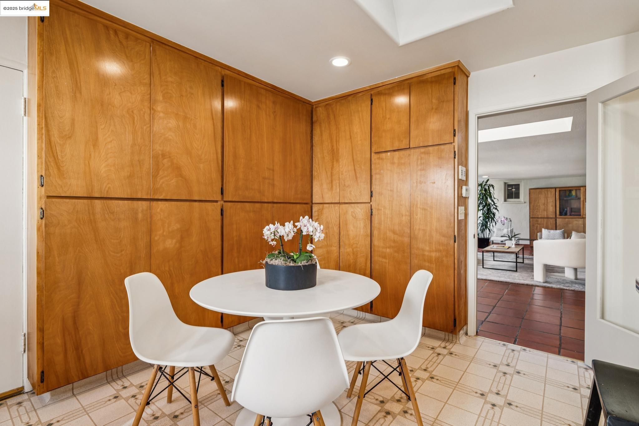 Detail Gallery Image 26 of 57 For 256 Cambridge Ave, Kensington,  CA 94708 - 4 Beds | 4 Baths