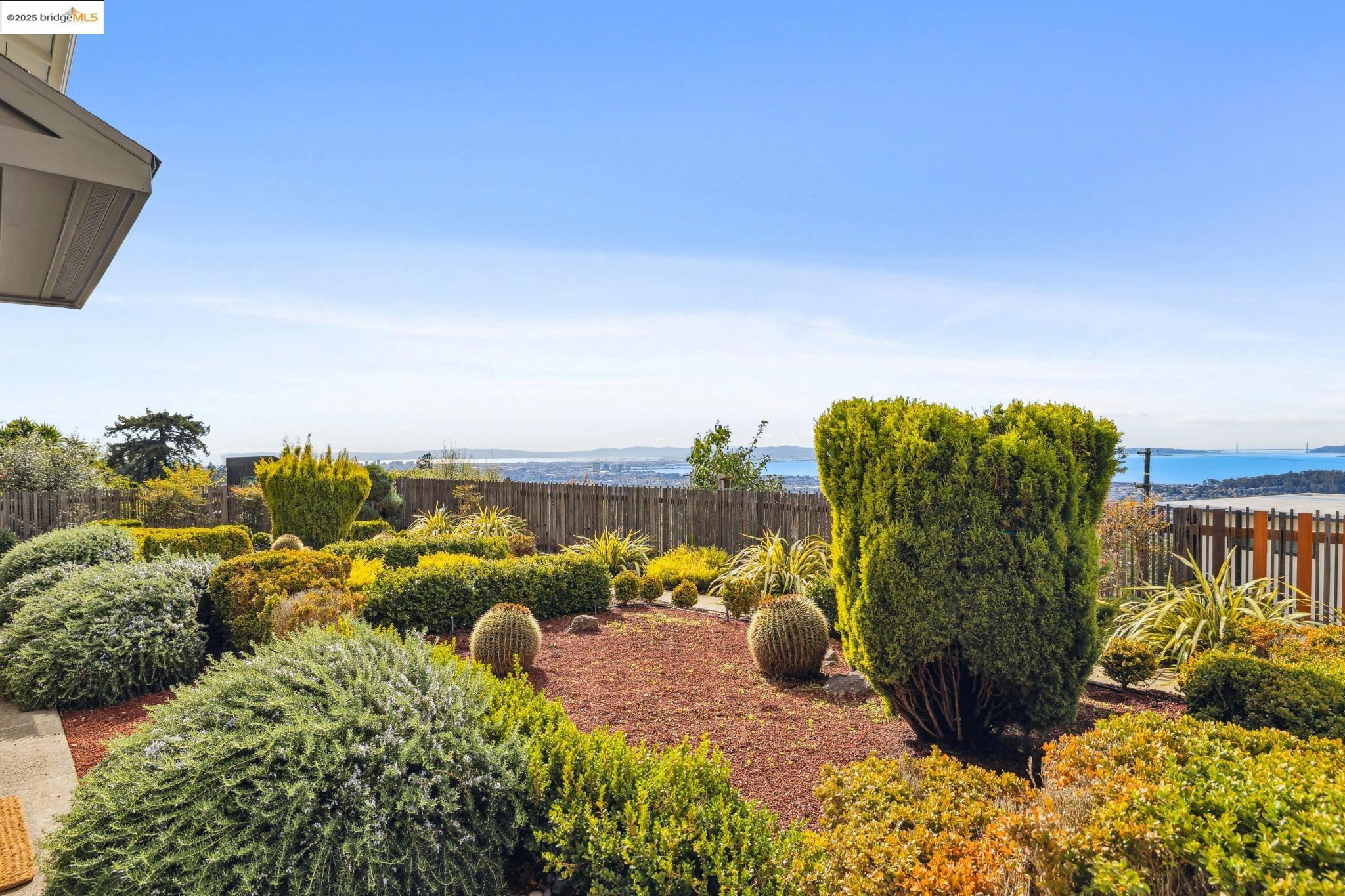 Detail Gallery Image 43 of 57 For 256 Cambridge Ave, Kensington,  CA 94708 - 4 Beds | 4 Baths