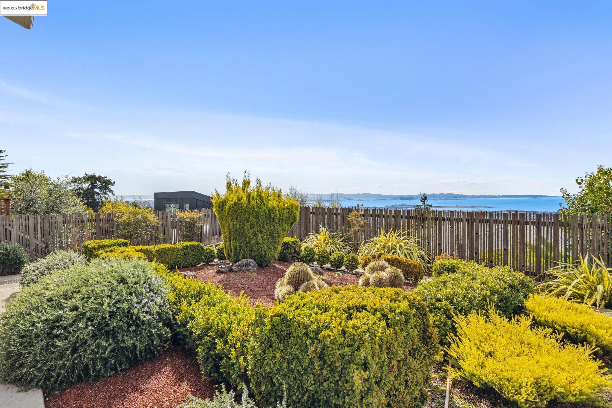 Detail Gallery Image 45 of 57 For 256 Cambridge Ave, Kensington,  CA 94708 - 4 Beds | 4 Baths