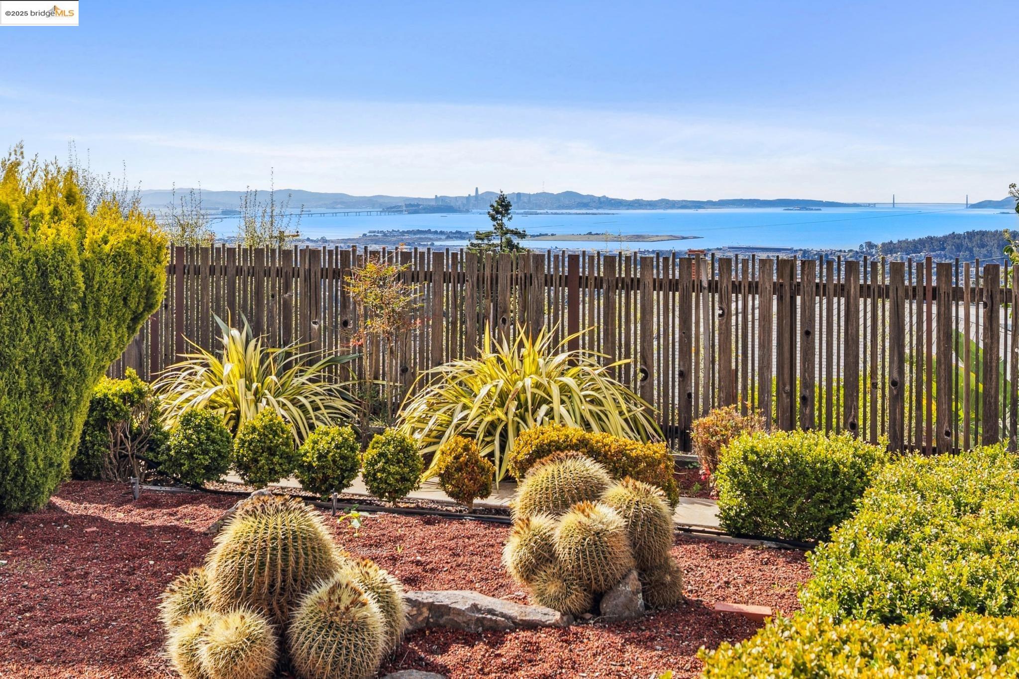 Detail Gallery Image 46 of 57 For 256 Cambridge Ave, Kensington,  CA 94708 - 4 Beds | 4 Baths