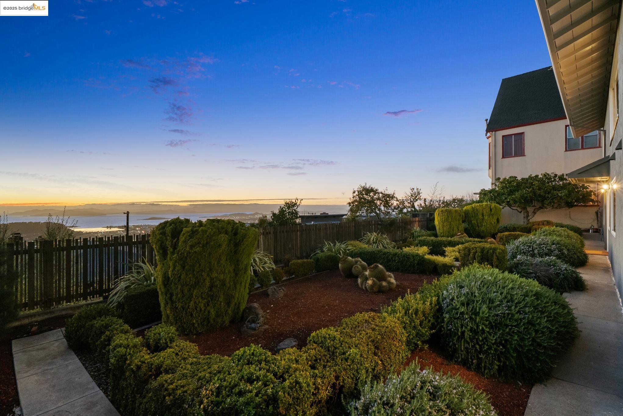 Detail Gallery Image 49 of 57 For 256 Cambridge Ave, Kensington,  CA 94708 - 4 Beds | 4 Baths