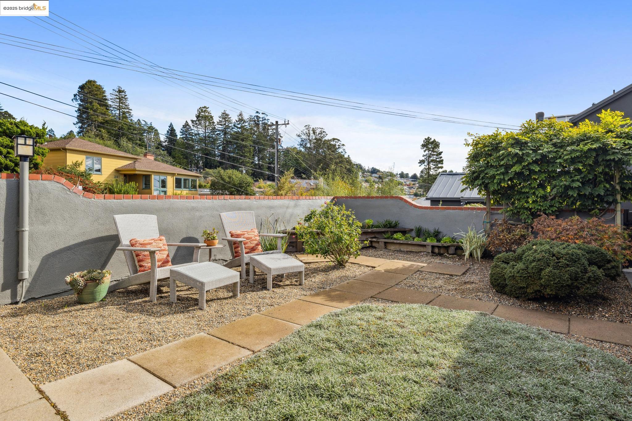 Detail Gallery Image 8 of 57 For 256 Cambridge Ave, Kensington,  CA 94708 - 4 Beds | 4 Baths