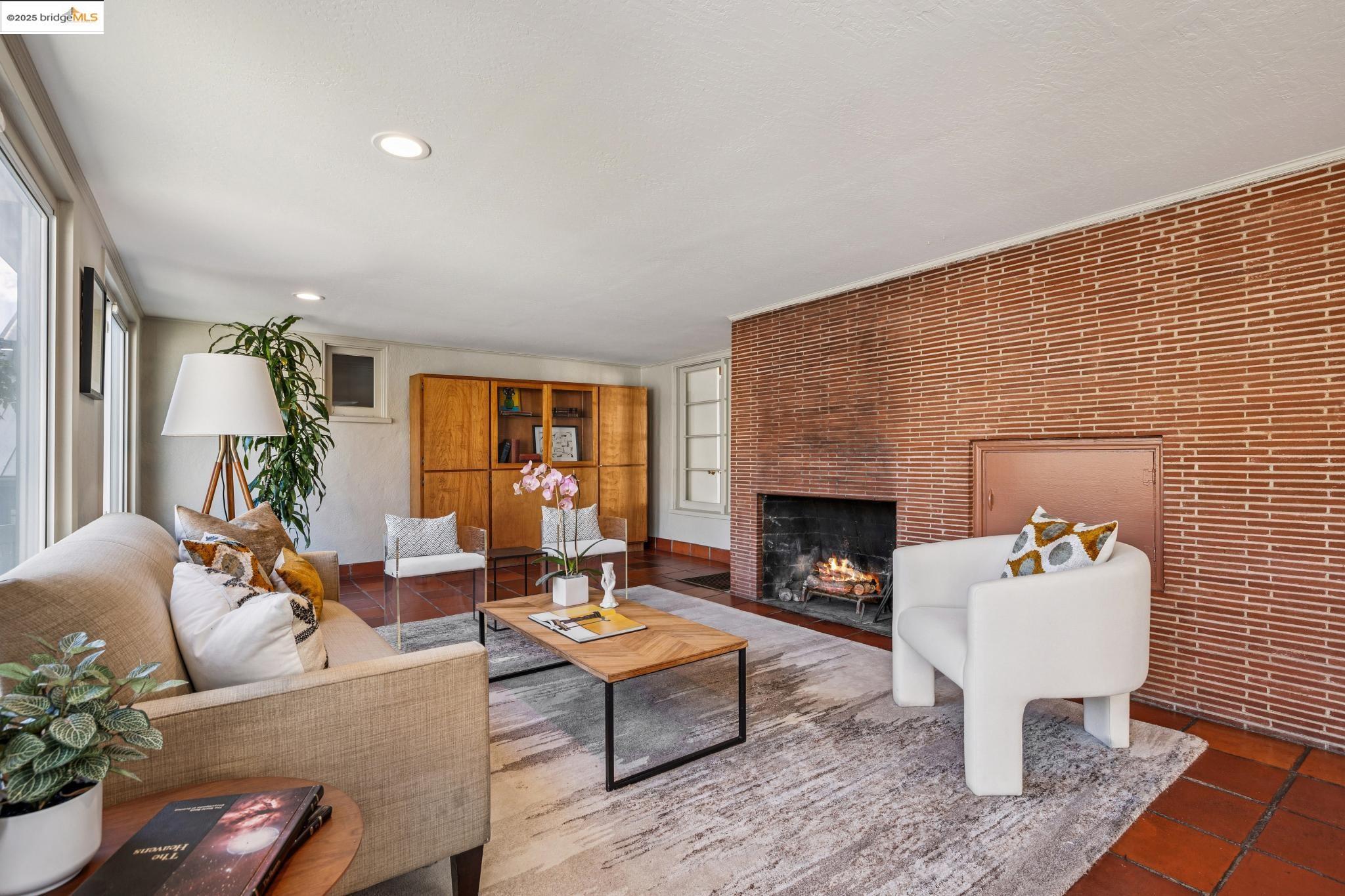 Detail Gallery Image 9 of 57 For 256 Cambridge Ave, Kensington,  CA 94708 - 4 Beds | 4 Baths