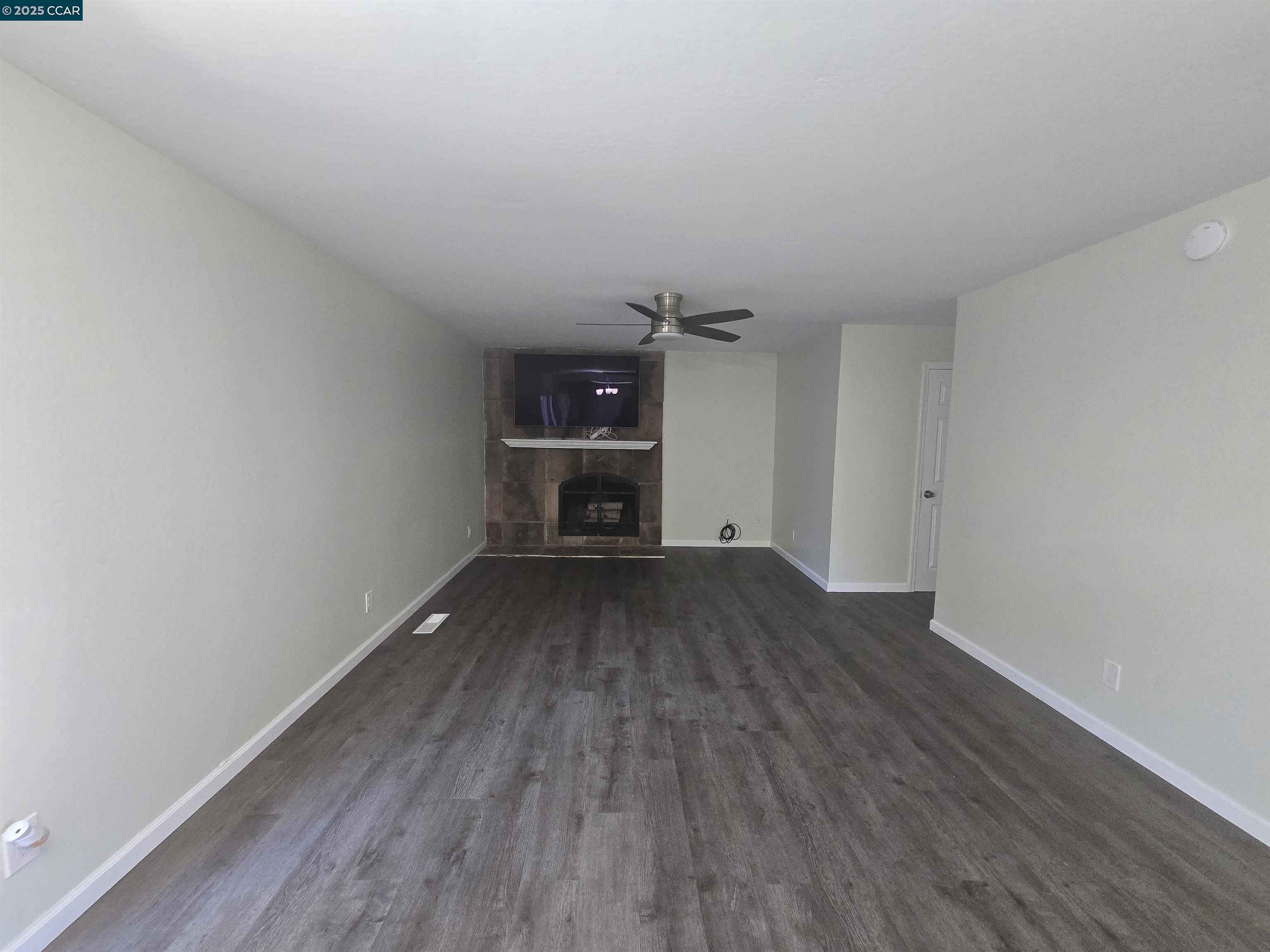 Detail Gallery Image 2 of 11 For 1000 View Dr, Richmond,  CA 94803 - 3 Beds | 2/1 Baths