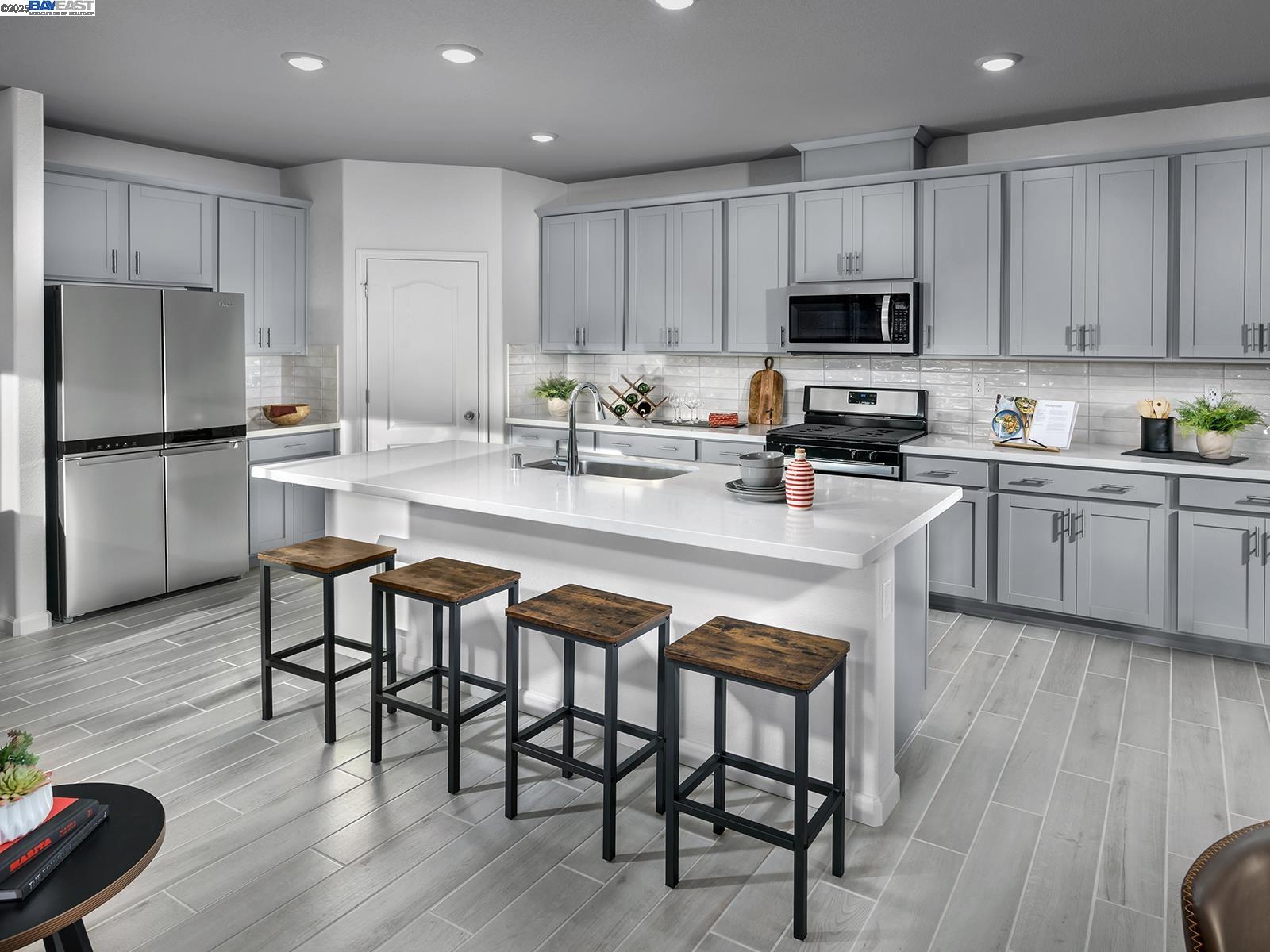 Detail Gallery Image 2 of 16 For 5240 Kestrel St, Antioch,  CA 94531 - 4 Beds | 3 Baths