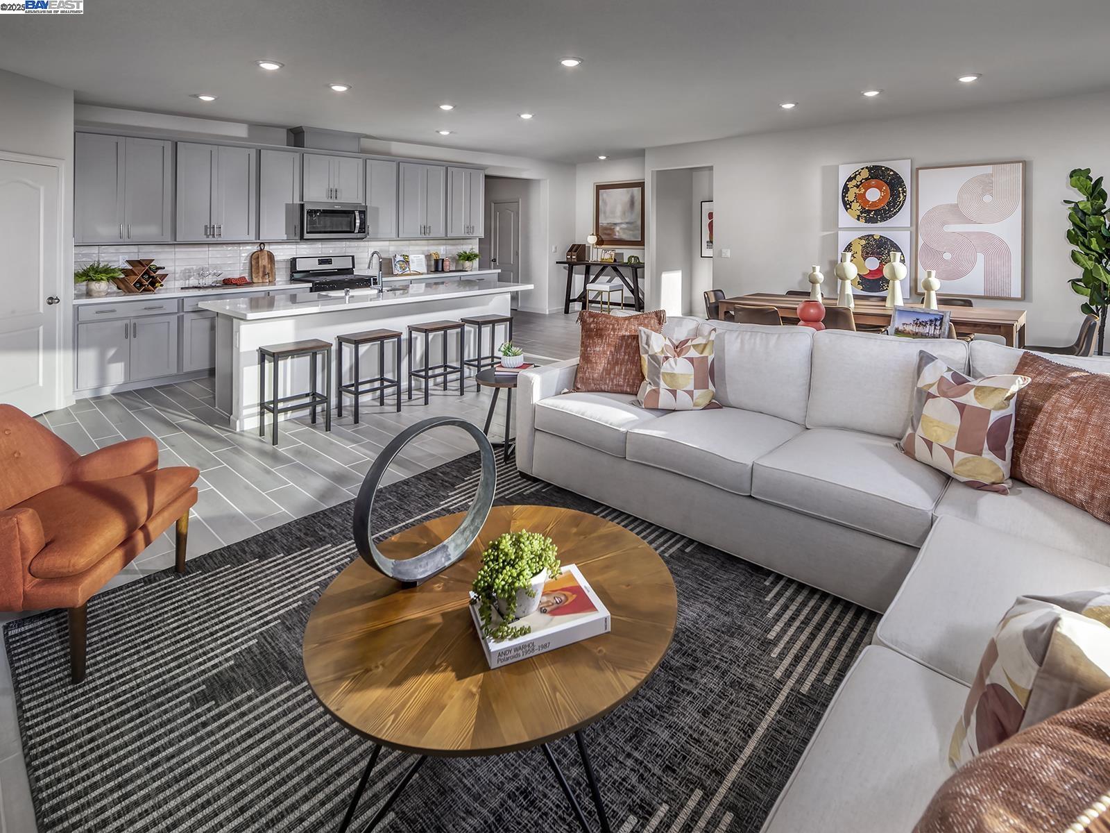 Detail Gallery Image 6 of 16 For 5240 Kestrel St, Antioch,  CA 94531 - 4 Beds | 3 Baths