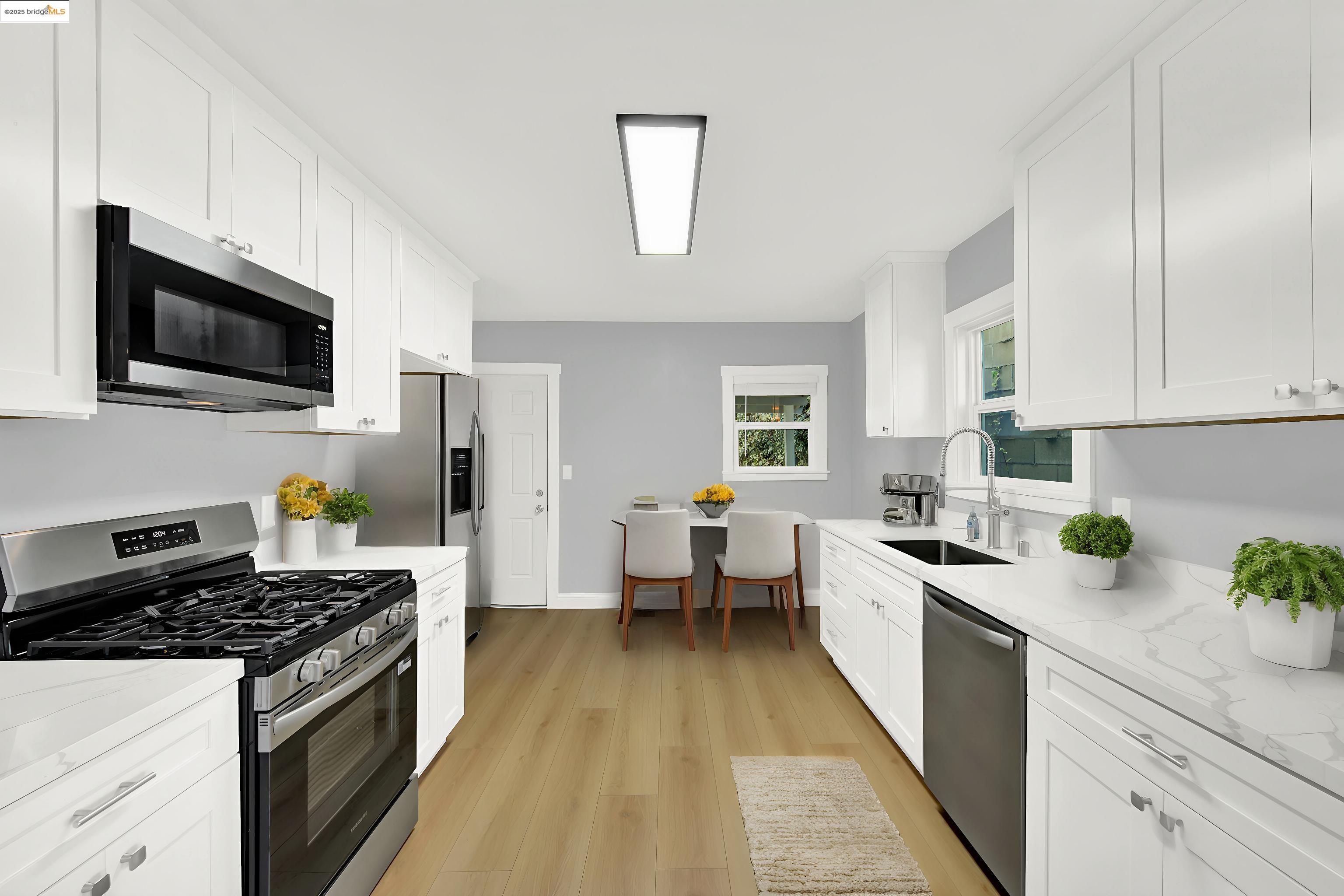 Detail Gallery Image 11 of 59 For 1418 102nd Ave, Oakland,  CA 94603 - 2 Beds | 1 Baths