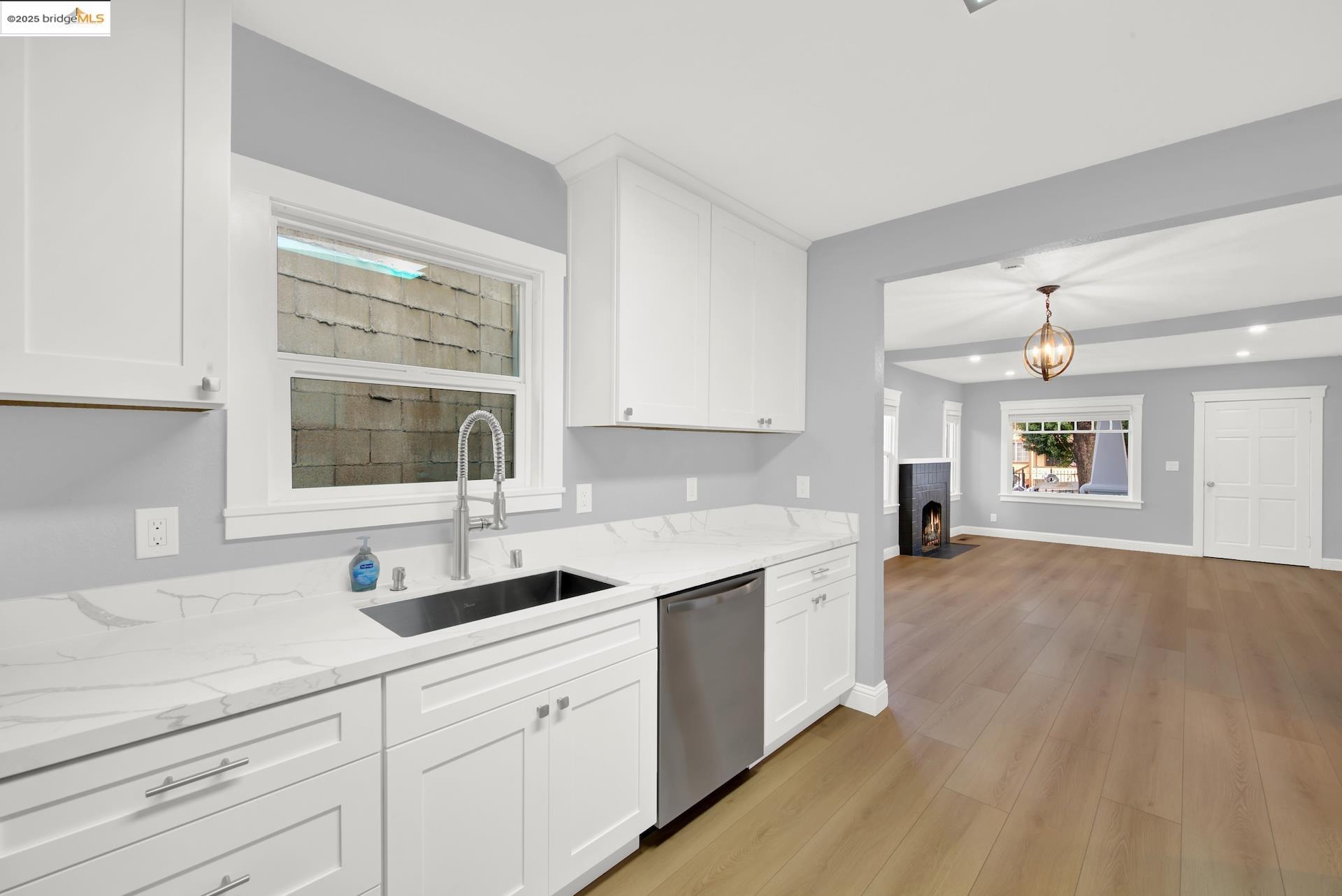 Detail Gallery Image 15 of 59 For 1418 102nd Ave, Oakland,  CA 94603 - 2 Beds | 1 Baths