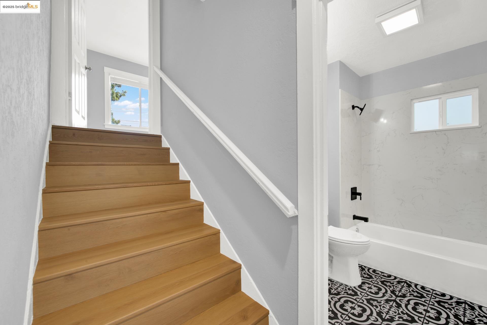 Detail Gallery Image 19 of 59 For 1418 102nd Ave, Oakland,  CA 94603 - 2 Beds | 1 Baths