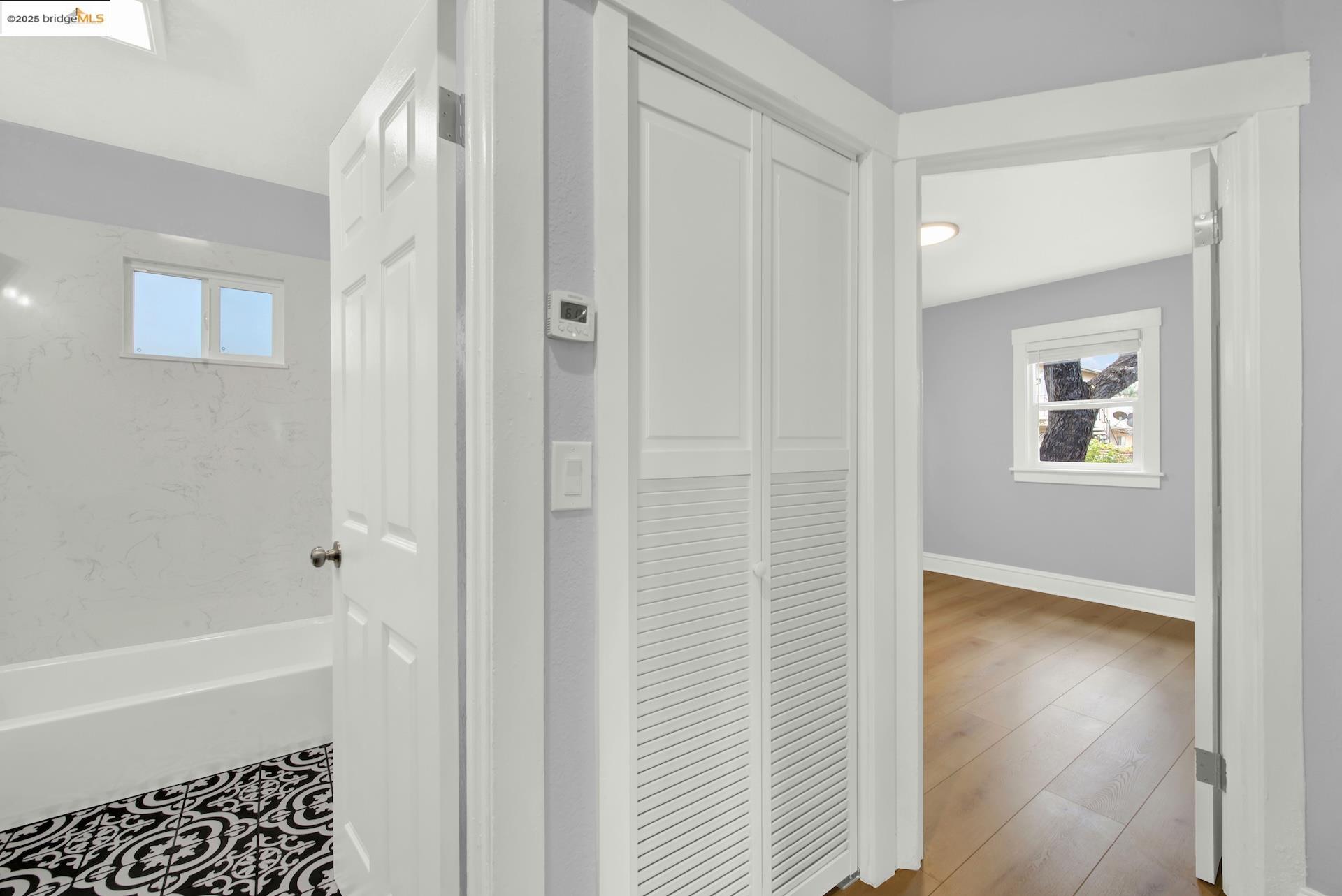 Detail Gallery Image 21 of 59 For 1418 102nd Ave, Oakland,  CA 94603 - 2 Beds | 1 Baths