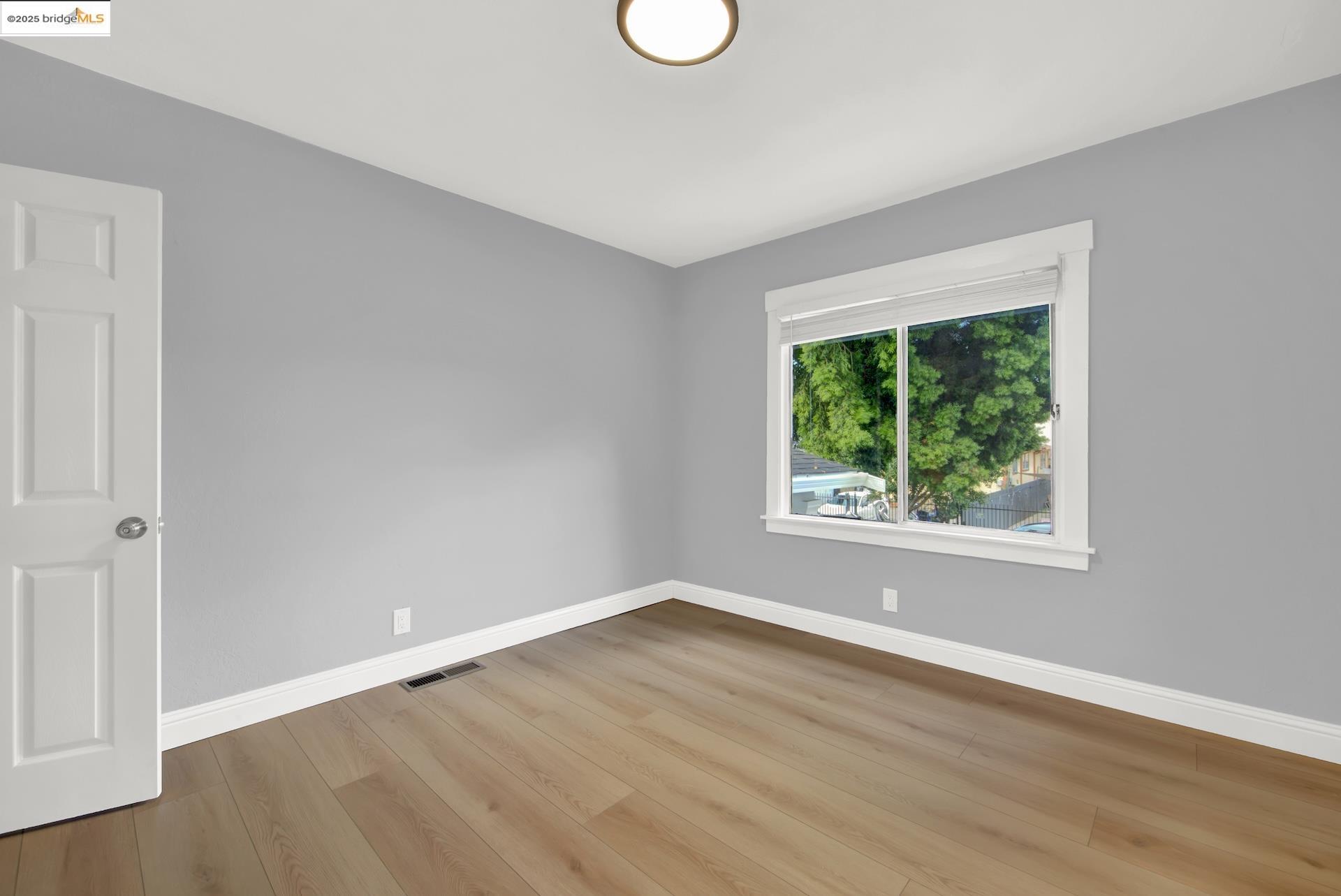 Detail Gallery Image 26 of 59 For 1418 102nd Ave, Oakland,  CA 94603 - 2 Beds | 1 Baths