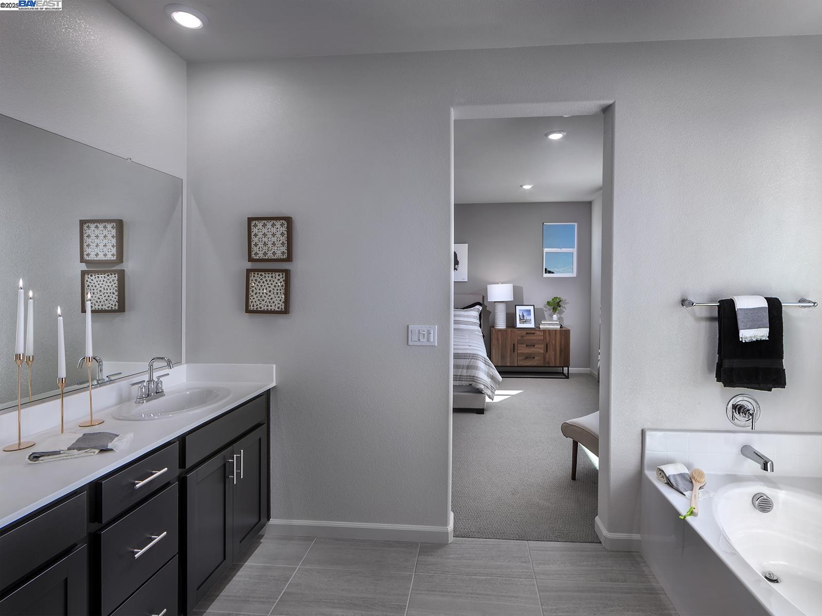 Detail Gallery Image 10 of 17 For 5244 Kestrel Street, Antioch,  CA 94509 - 4 Beds | 3 Baths