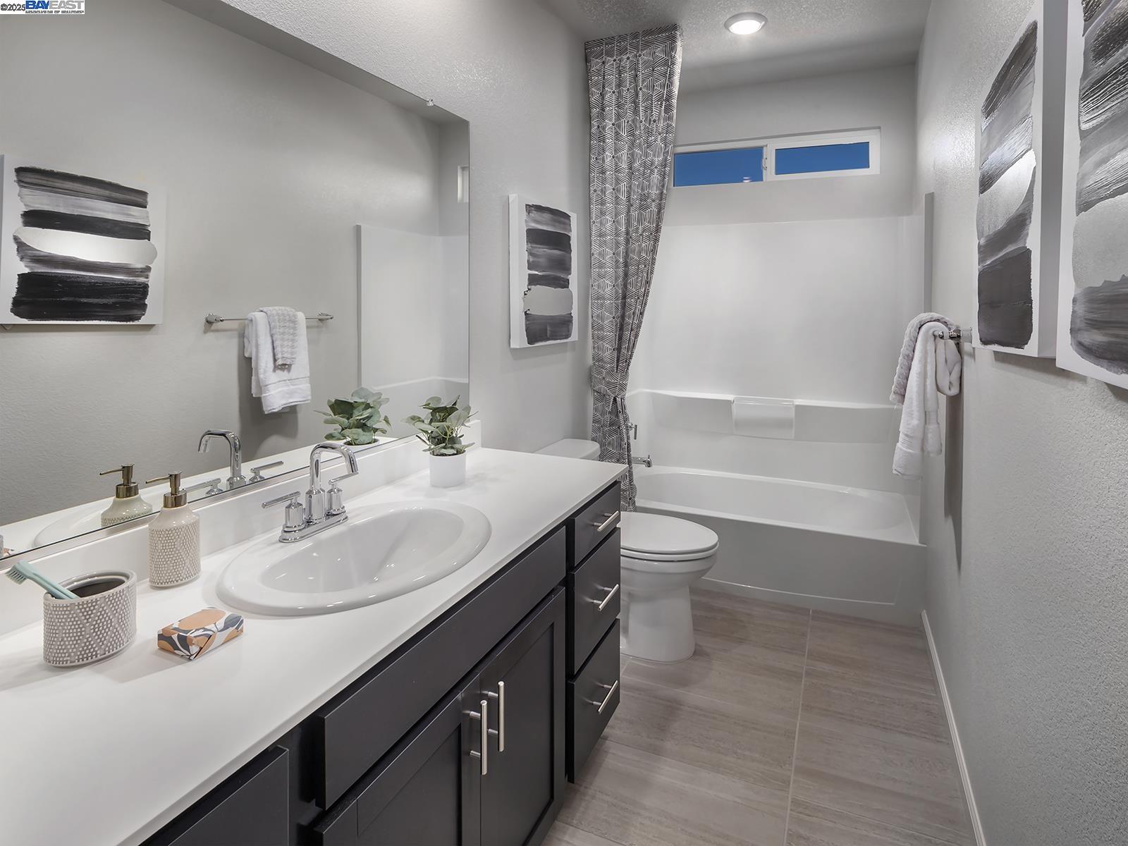 Detail Gallery Image 13 of 17 For 5244 Kestrel Street, Antioch,  CA 94509 - 4 Beds | 3 Baths