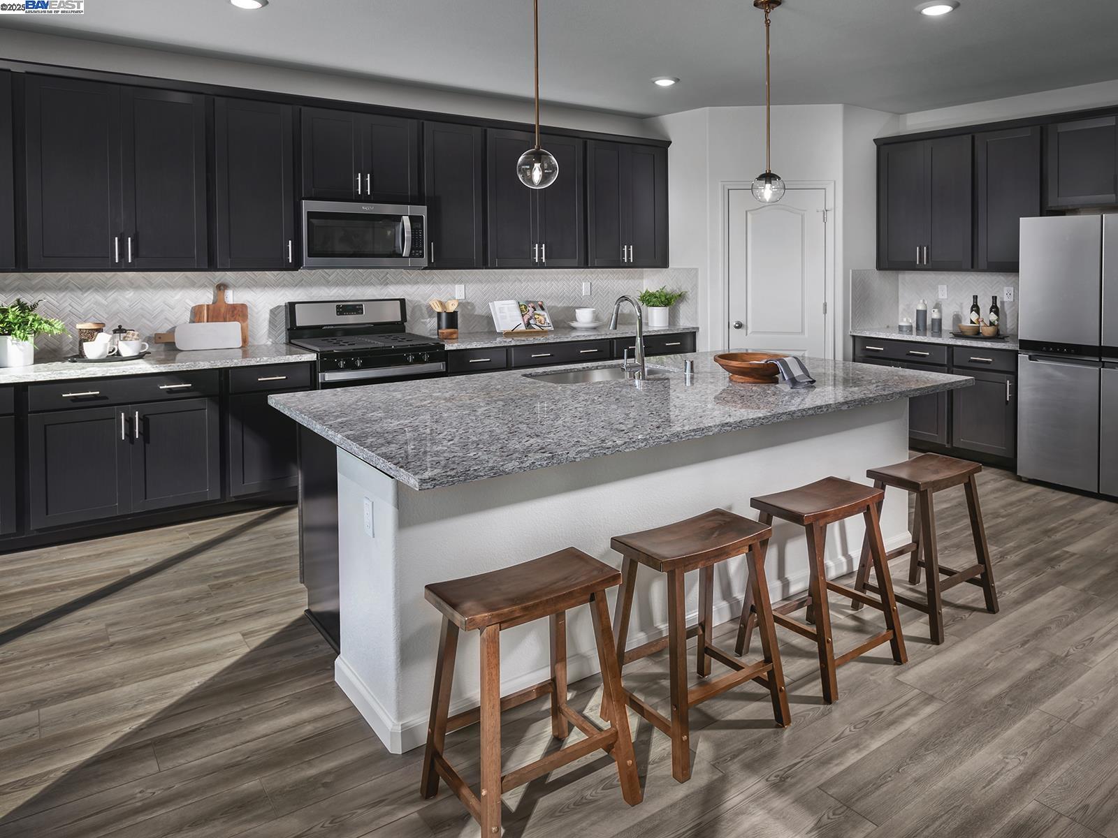 Detail Gallery Image 2 of 17 For 5244 Kestrel Street, Antioch,  CA 94509 - 4 Beds | 3 Baths