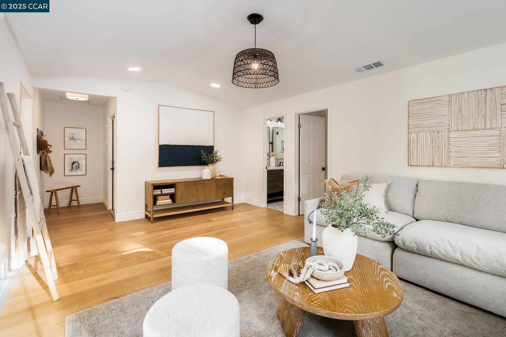 Detail Gallery Image 16 of 30 For 115 Camino Encanto, Danville,  CA 94526 - 4 Beds | 3 Baths