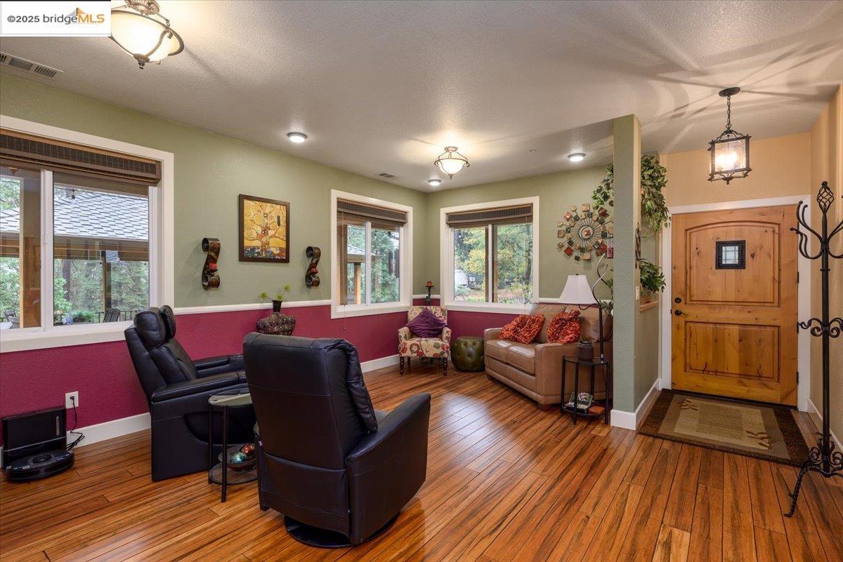 Detail Gallery Image 13 of 60 For 19800 Six Point Ct, Twain Harte,  CA 95383 - 3 Beds | 2 Baths