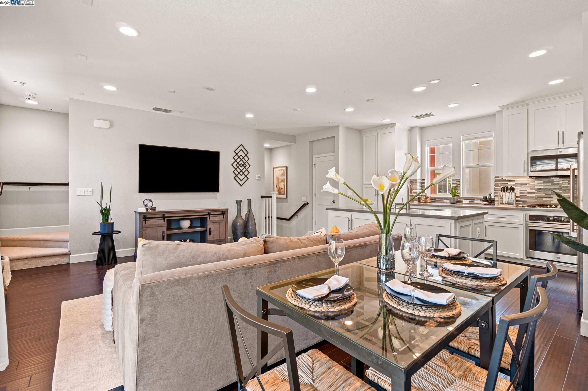 Detail Gallery Image 11 of 60 For 849 Tranquility Circle #3,  Livermore,  CA 94551 - 2 Beds | 2/1 Baths