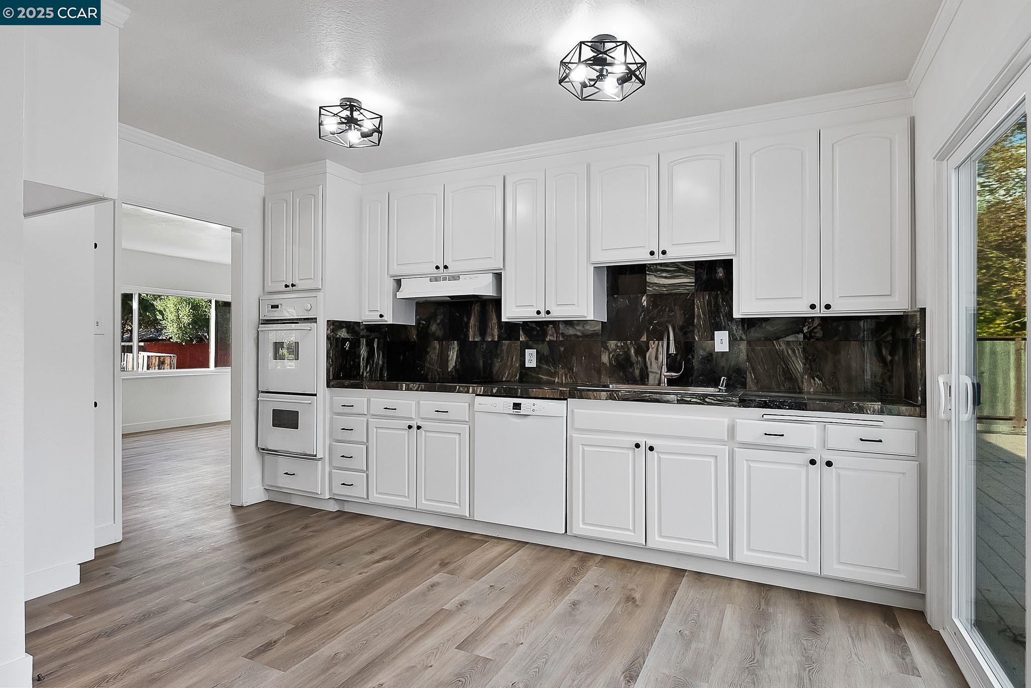 Detail Gallery Image 20 of 36 For 1640 Apple Dr, Concord,  CA 94518 - 4 Beds | 2 Baths