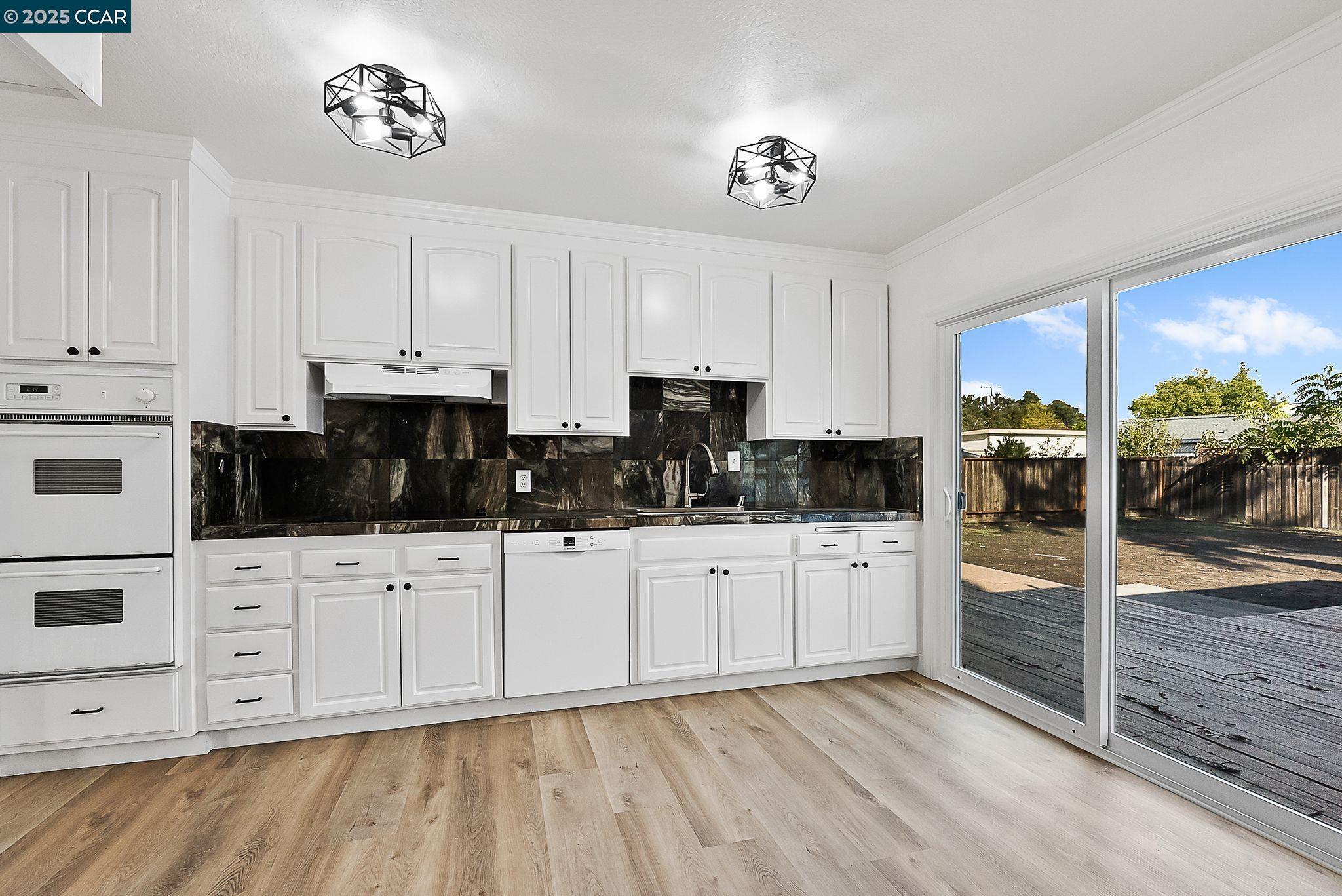 Detail Gallery Image 21 of 36 For 1640 Apple Dr, Concord,  CA 94518 - 4 Beds | 2 Baths